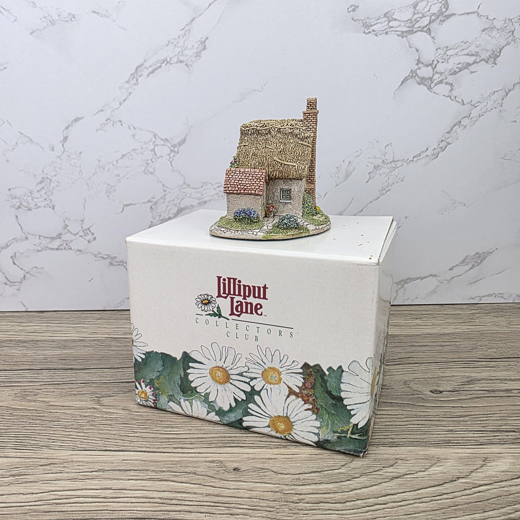 Lilliput Lane The Spinney Collectors Club 1993 Cottage Figurine With Box and Certificates