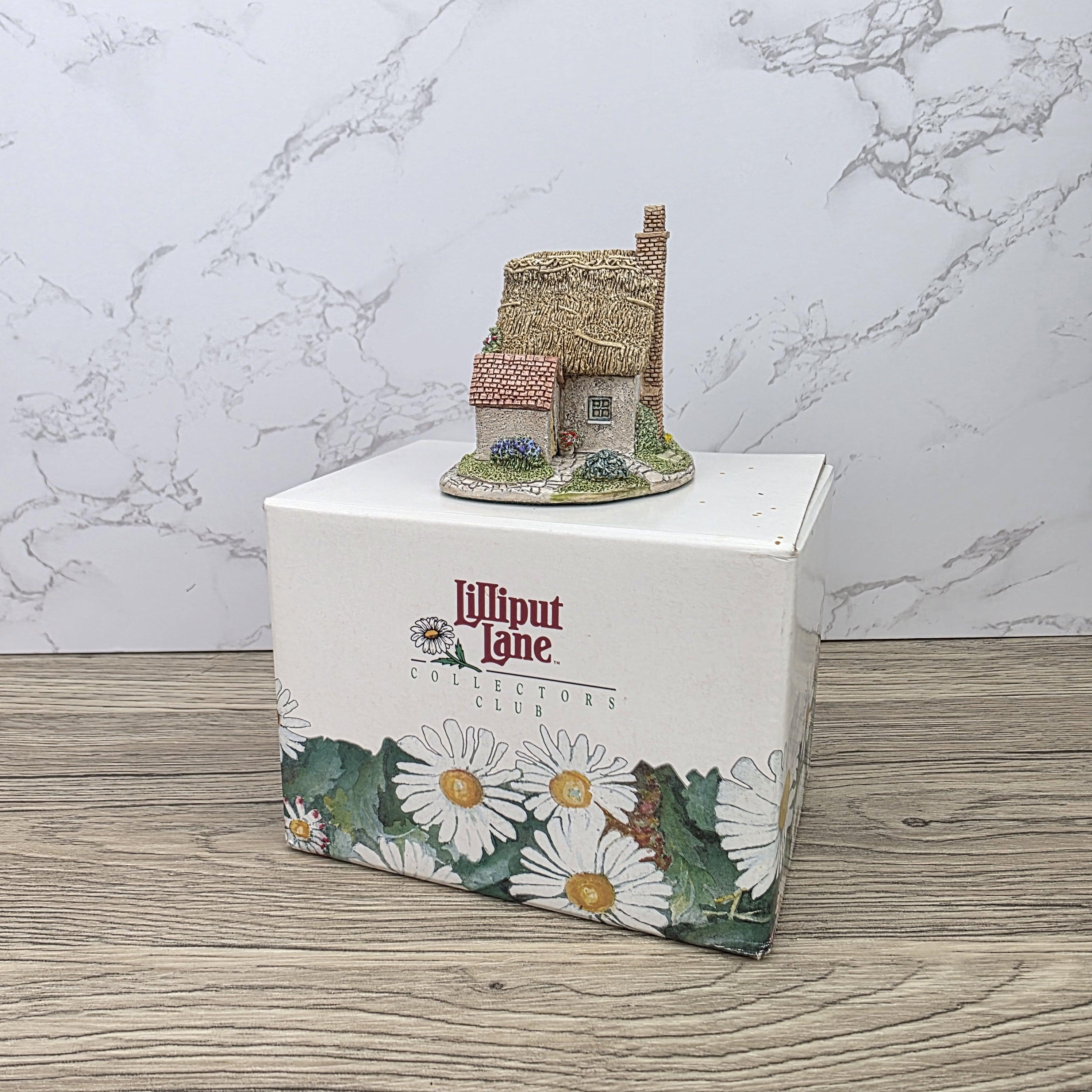 Lilliput Lane The Spinney Collectors Club 1993 Cottage Figurine With Box and Certificates