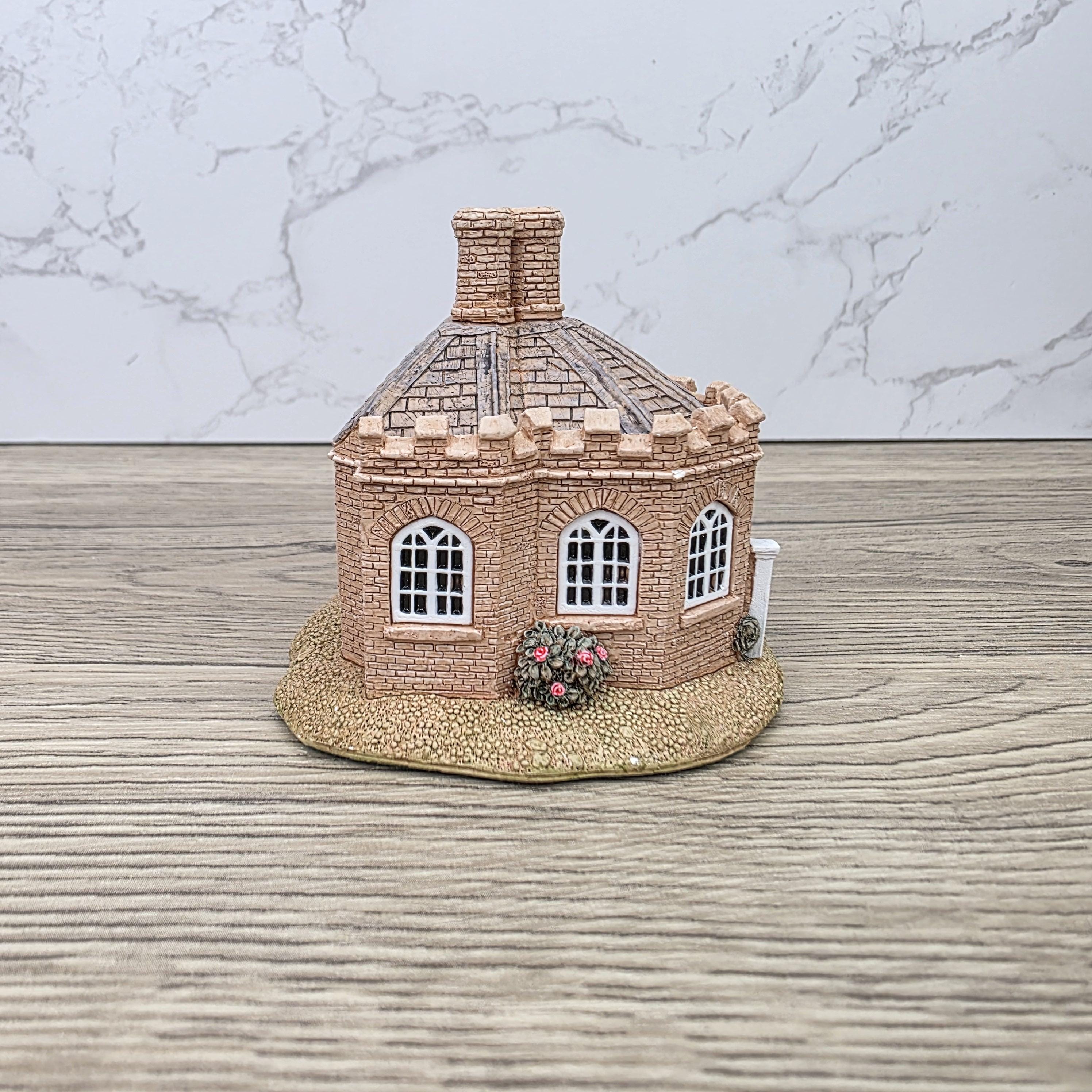 Lilliput Lane Wycombe Toll House 1994 Special Edition Figurine With Box and Certificates
