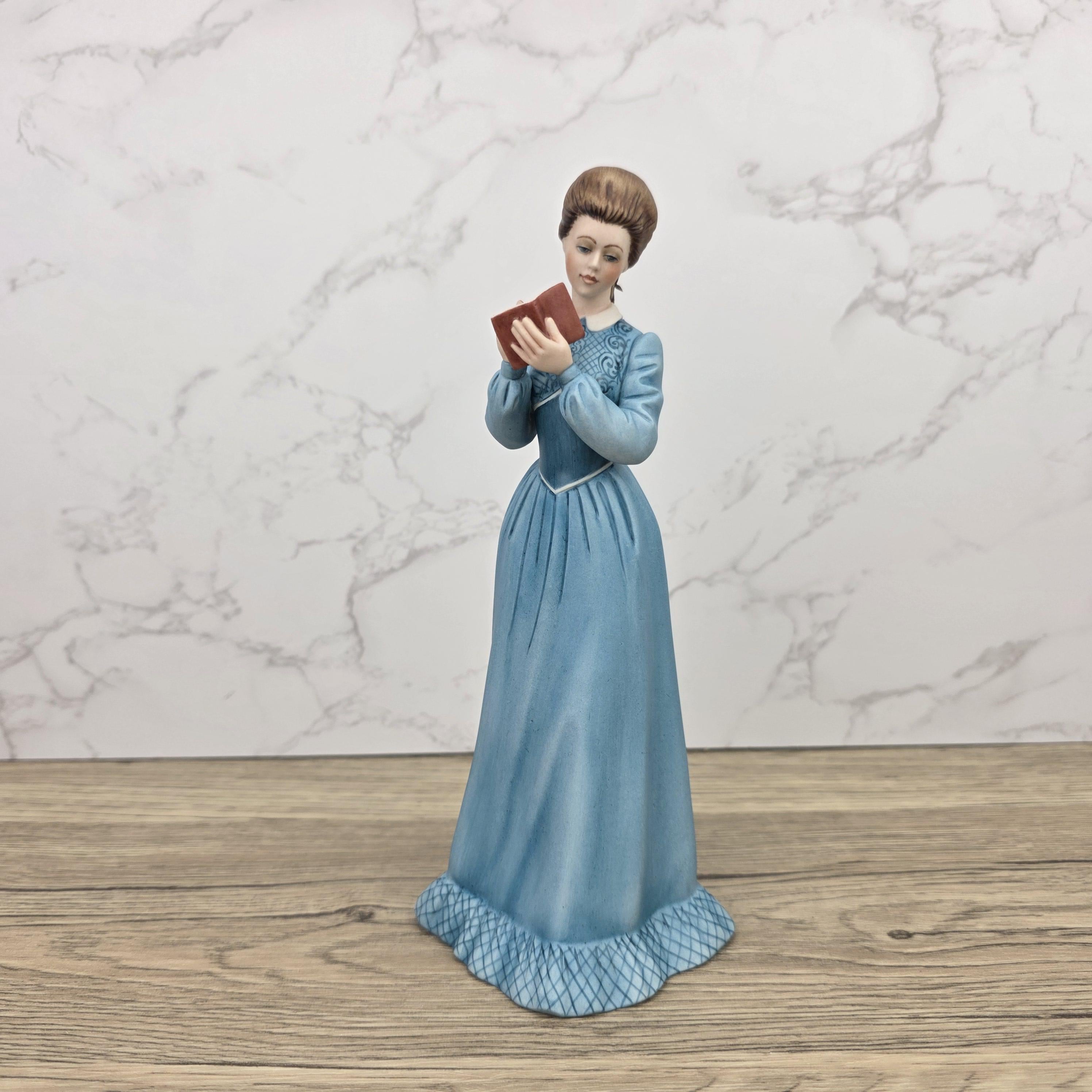 Capodimonte Italy Fine Porcelain Lady Reading Book Figurine Vintage Hand Painted Collectible Decorative Statue