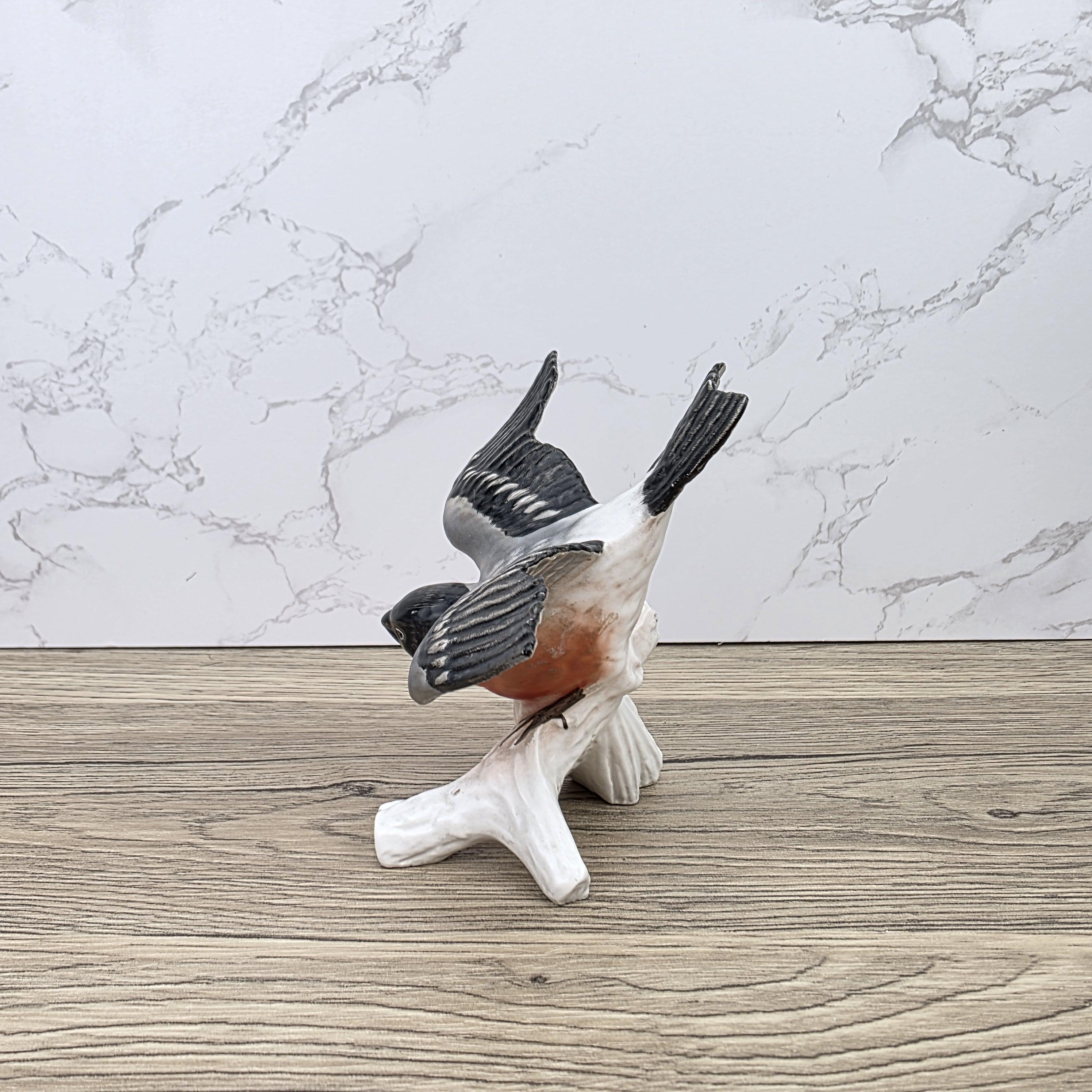 Vintage Hummel F&W Goebel CV62 Porcelain Bullfinch Bird Figurine 1976 Model 38 018-11 German Sculpture