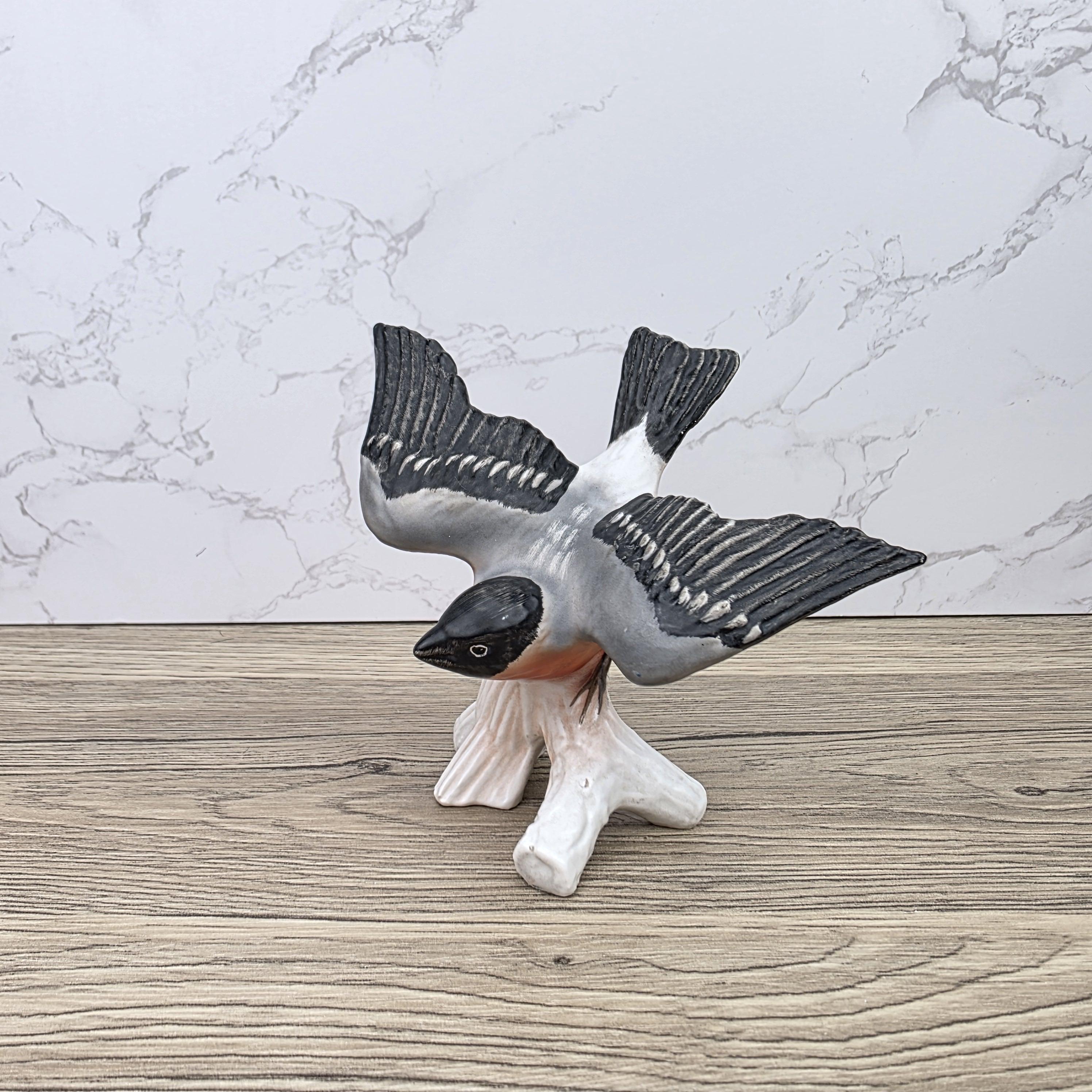 Vintage Hummel F&W Goebel CV62 Porcelain Bullfinch Bird Figurine 1976 Model 38 018-11 German Sculpture