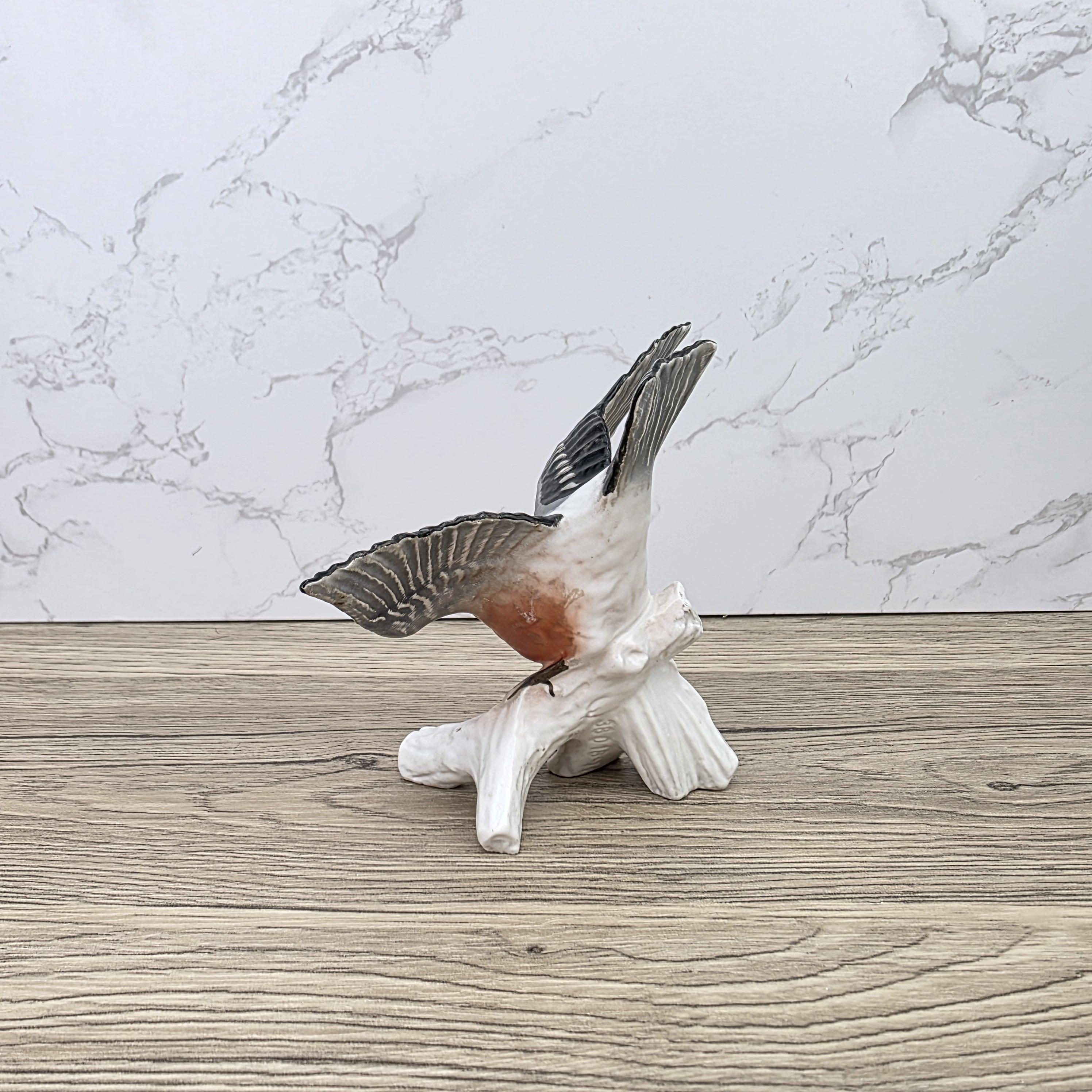 Vintage Hummel F&W Goebel CV62 Porcelain Bullfinch Bird Figurine 1976 Model 38 018-11 German Sculpture
