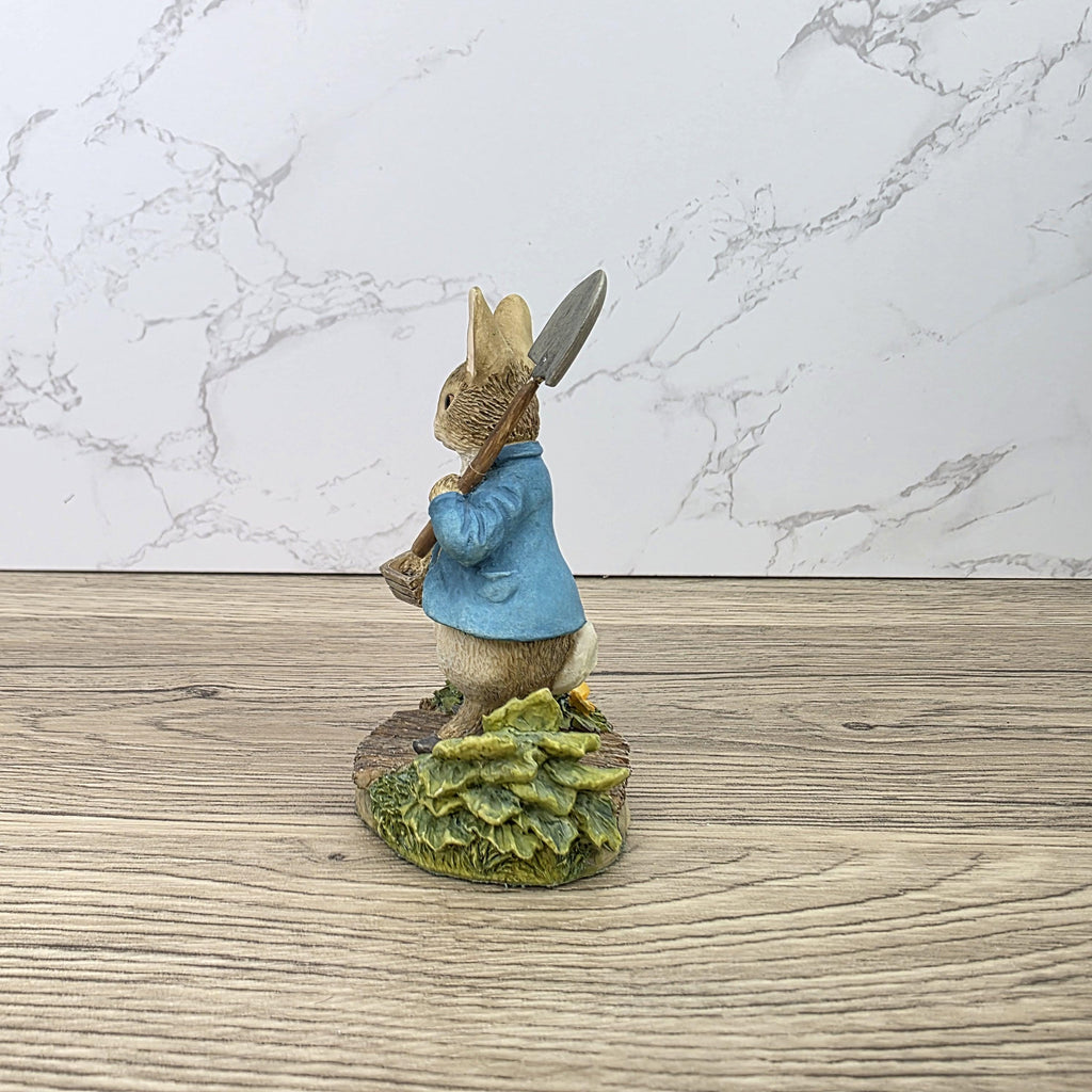 Vintage Peter Rabbit with Spade Figurine 2001 Beatrix Potter Border Fine Arts Resin Sculpture A0260
