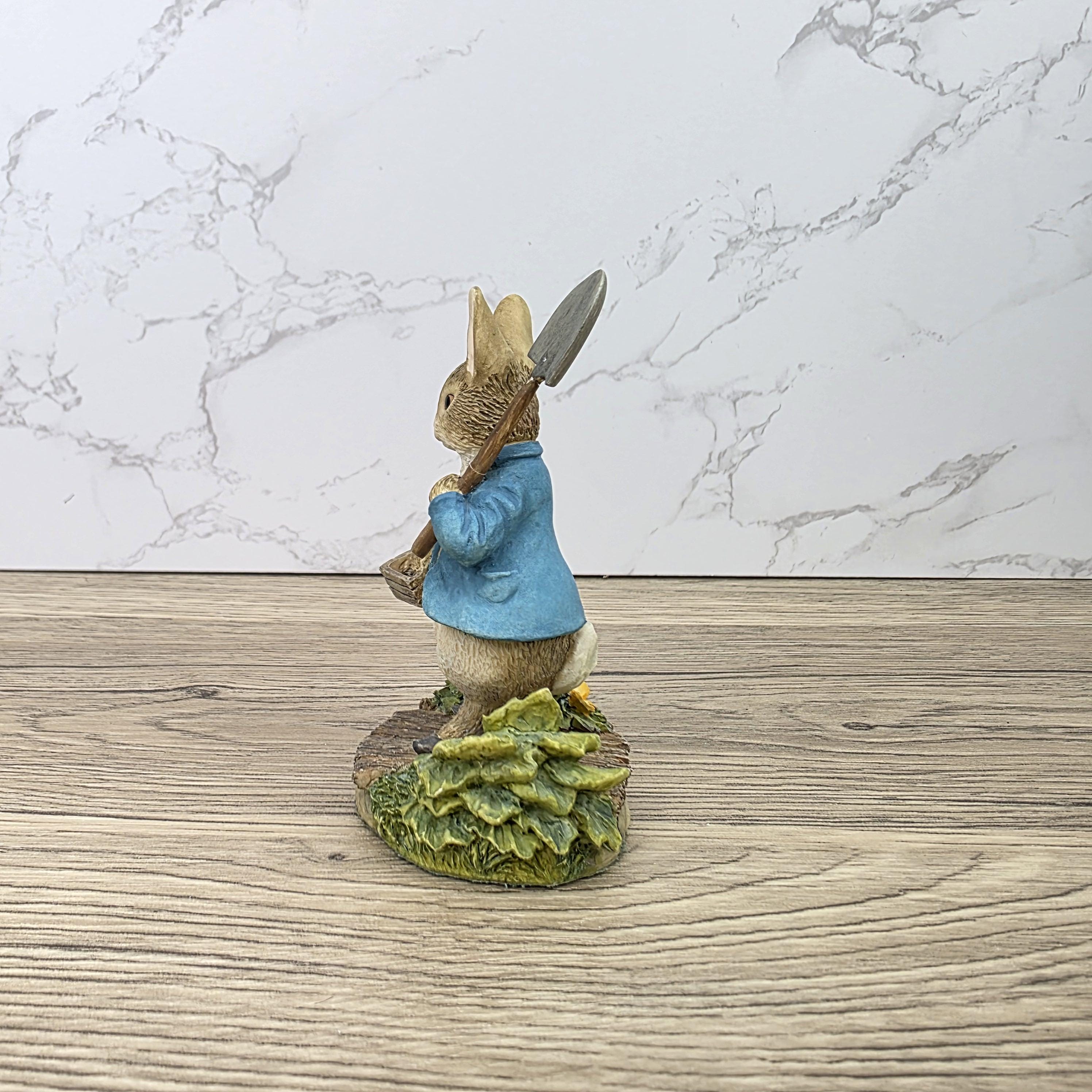 Vintage Peter Rabbit with Spade Figurine 2001 Beatrix Potter Border Fine Arts Resin Sculpture A0260