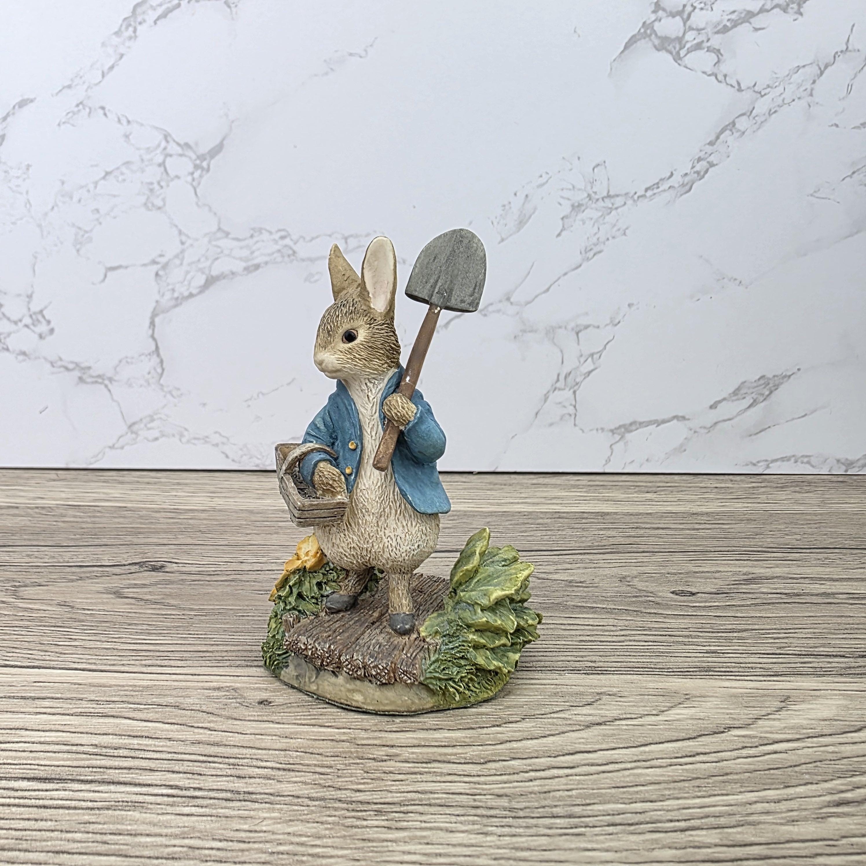 Vintage Peter Rabbit with Spade Figurine 2001 Beatrix Potter Border Fine Arts Resin Sculpture A0260
