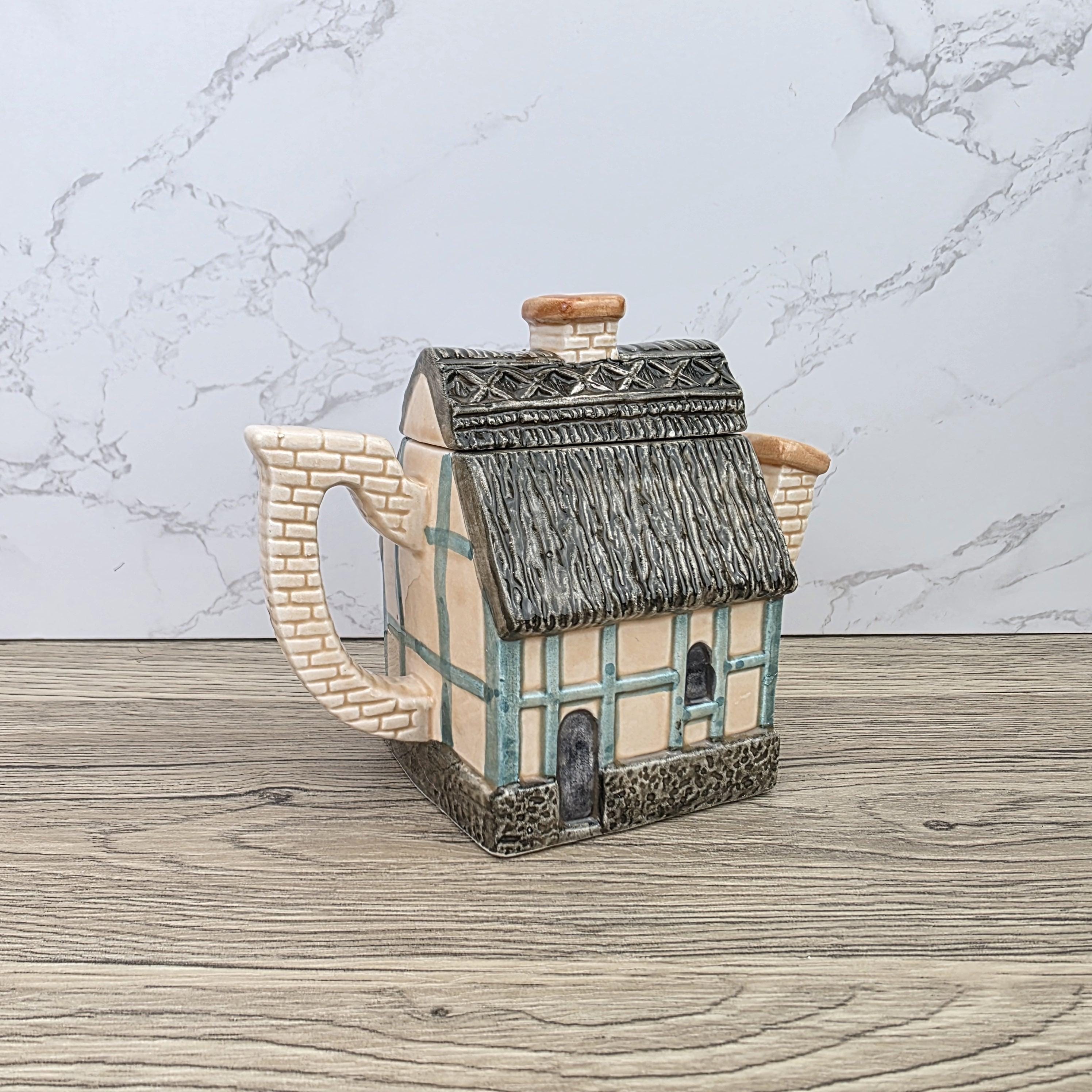 Leonardo Cottage House Teapot with Thatched Roof | Vintage Decorative Ceramic Collectible Pot