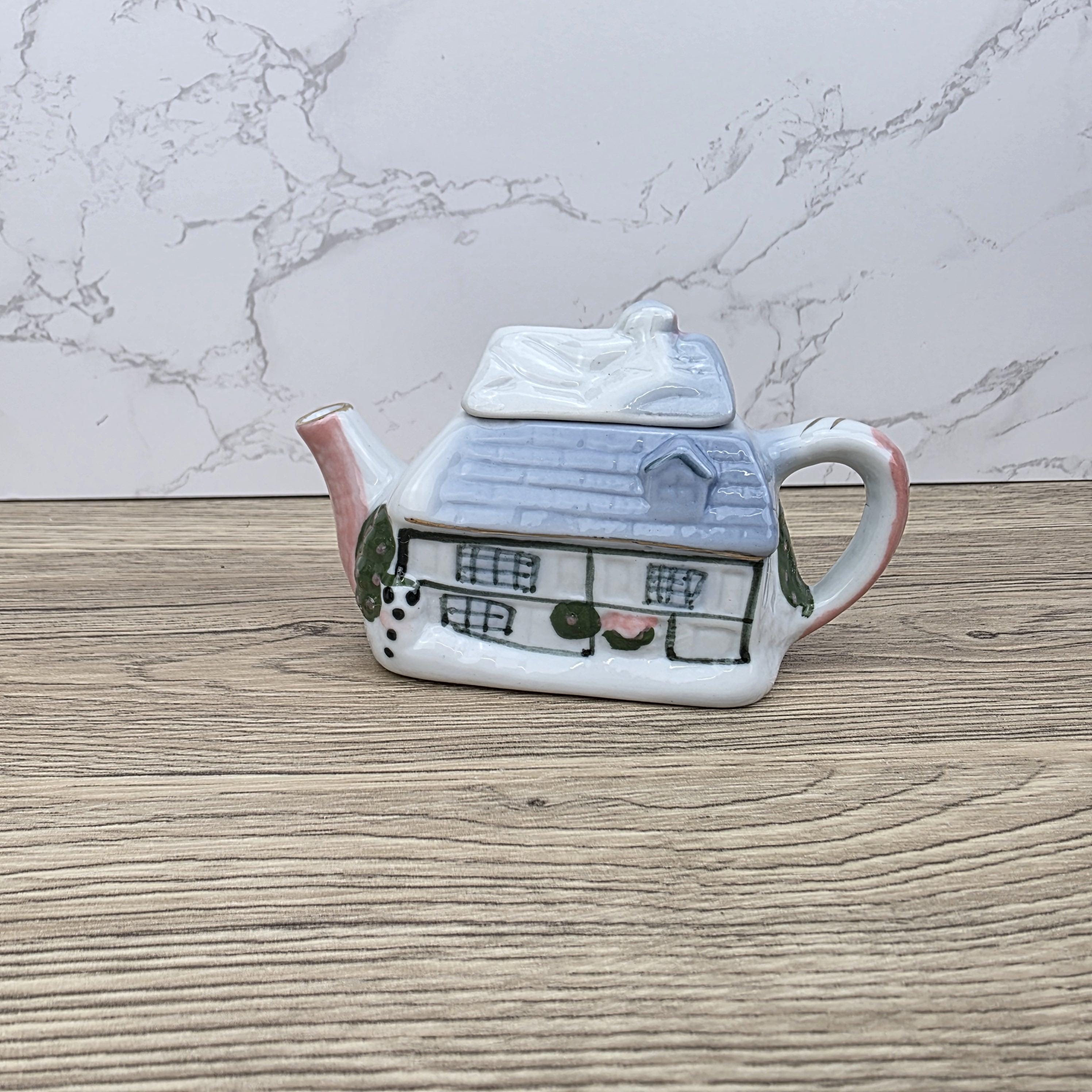 Vintage Cottage Ceramic Teapot Unbranded House Shape Pottery Decorative Collectible Teapot