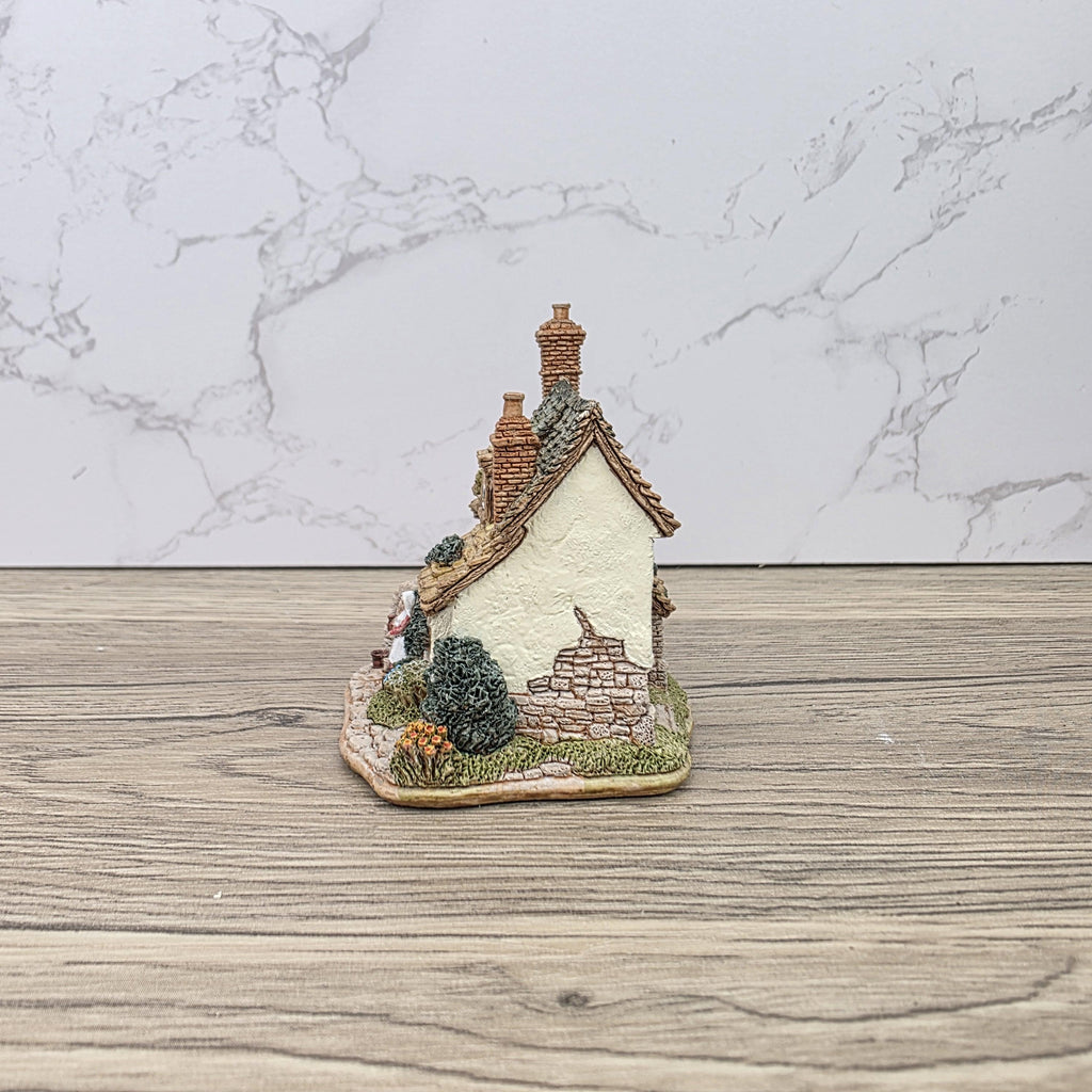 Vintage 1998 Lilliput Lane Kiln Cottage LN2124 Collectors Club Figurine With COA In Box