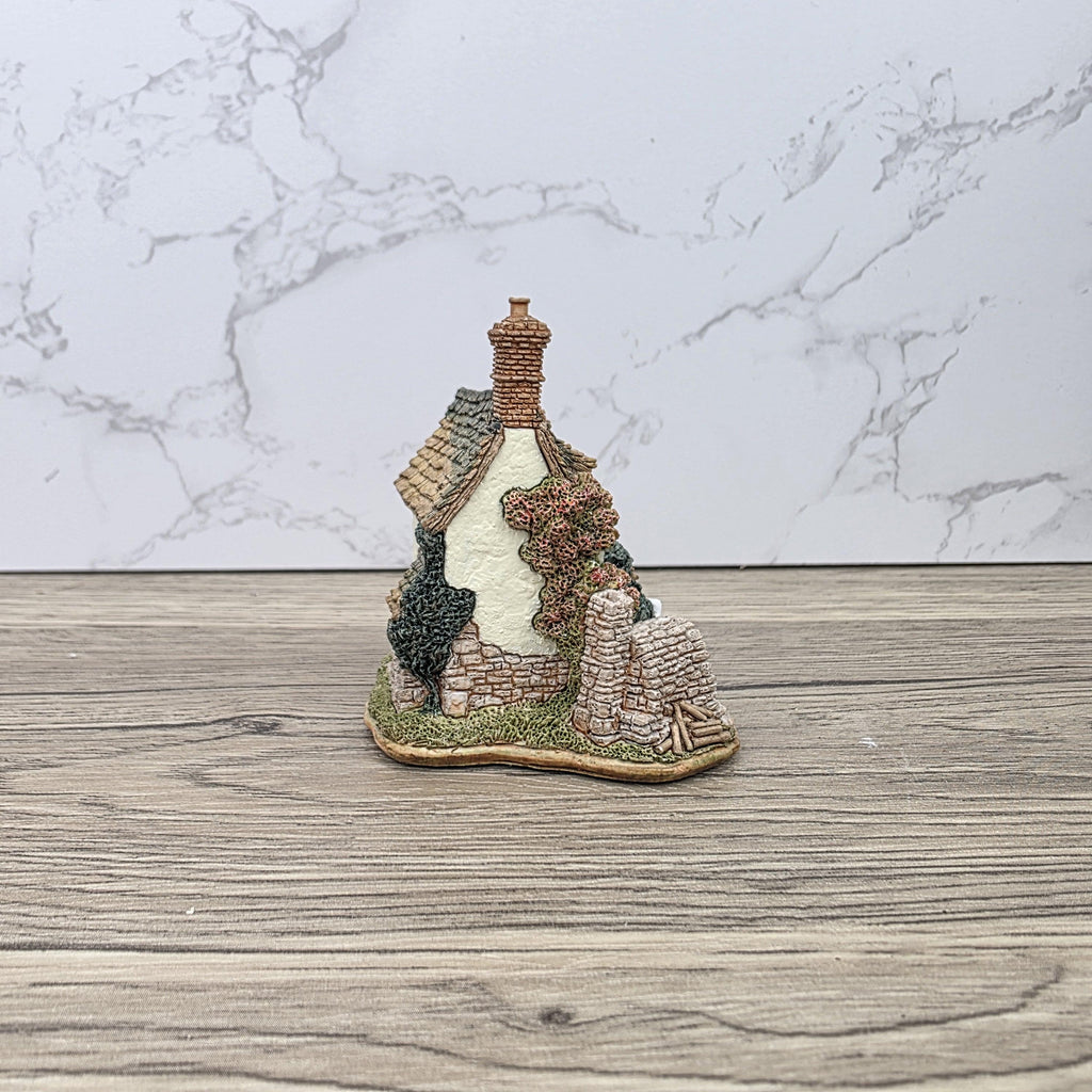 Vintage 1998 Lilliput Lane Kiln Cottage LN2124 Collectors Club Figurine With COA In Box