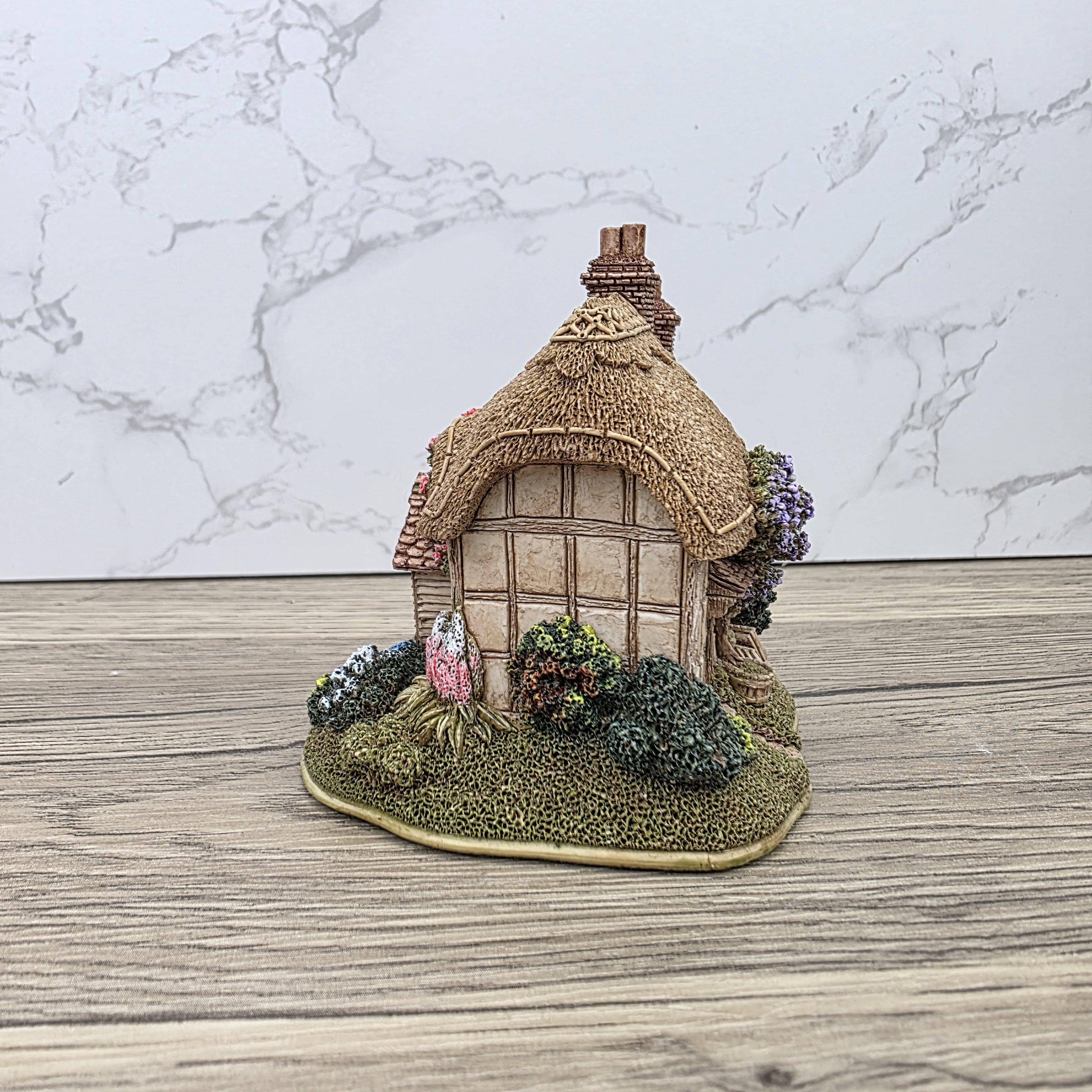 Vintage Lilliput Lane Fresh Today L2256 Cottage Figure with Box | 1999 Membership Piece