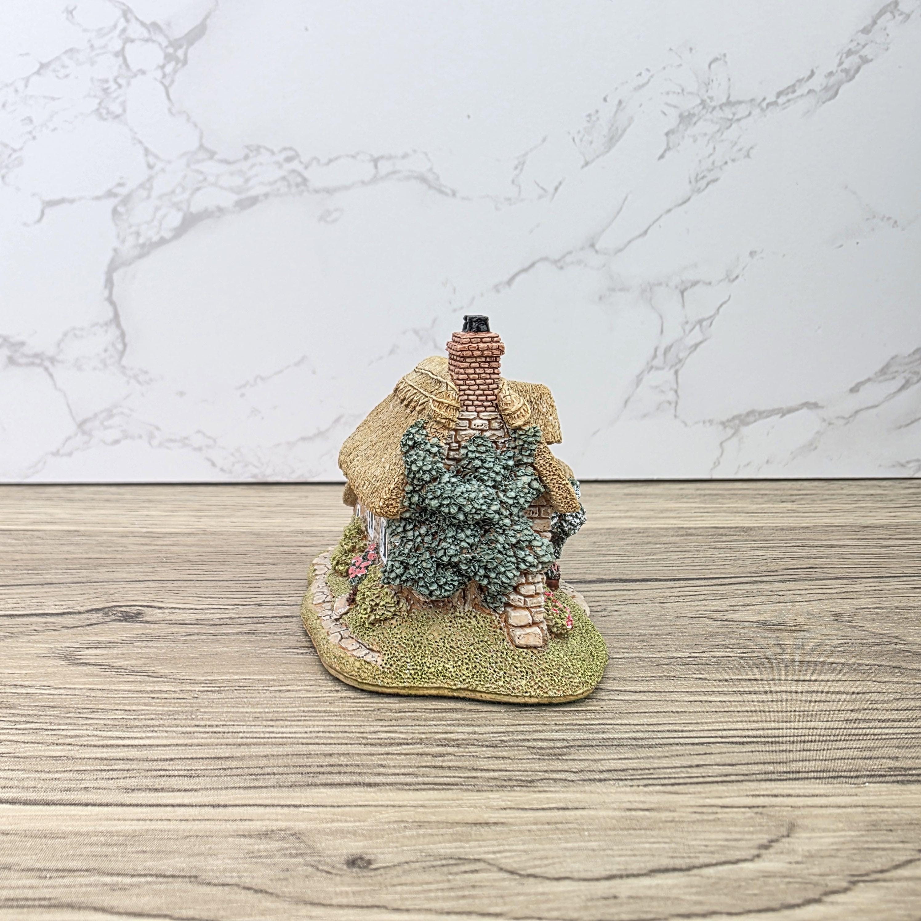 Lilliput Lane Applejack Cottage 1994 Figurine | Handcrafted English Resin Thatched House Miniature