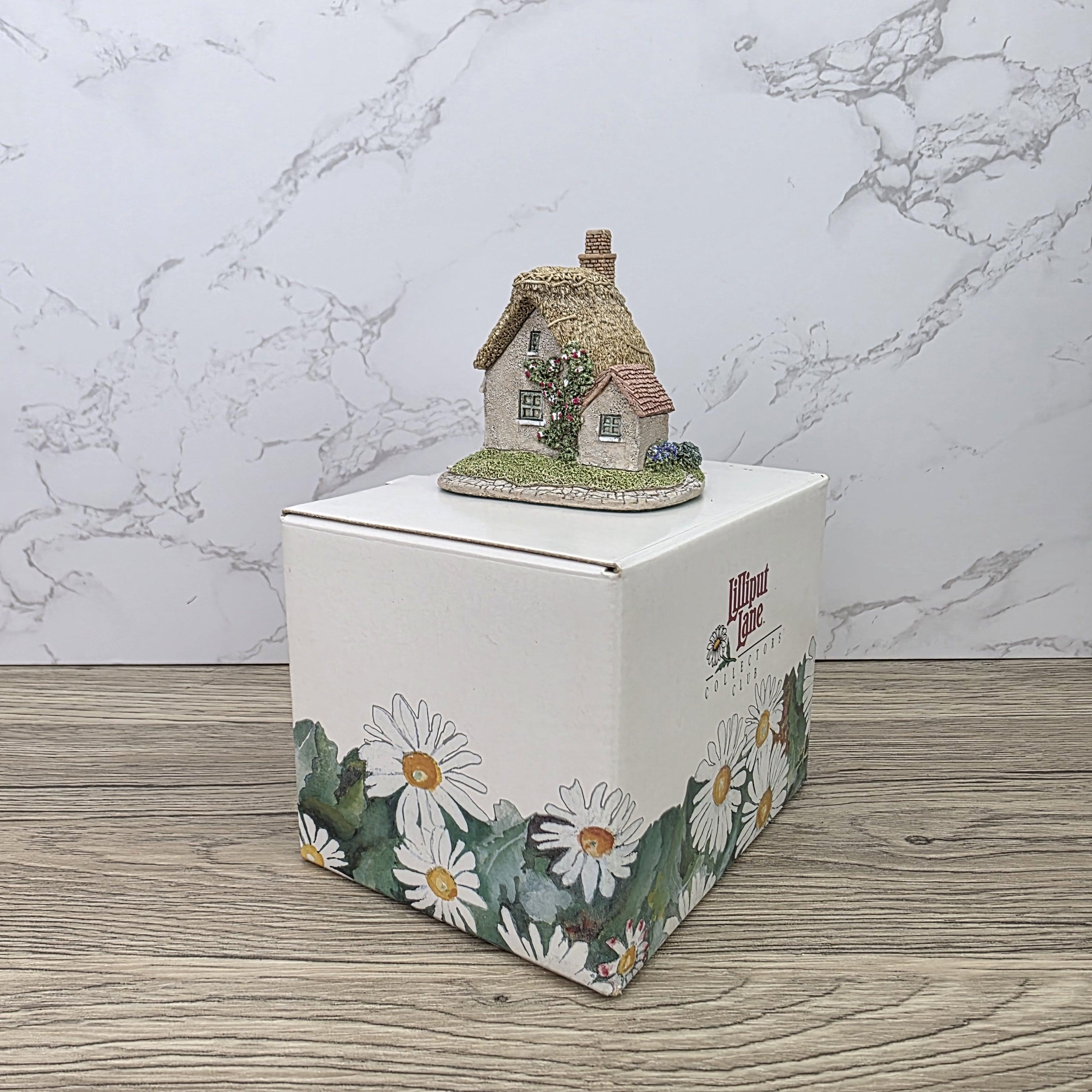 Lilliput Lane The Spinney Collectors Club 1993 Cottage Figurine With Box and Certificates