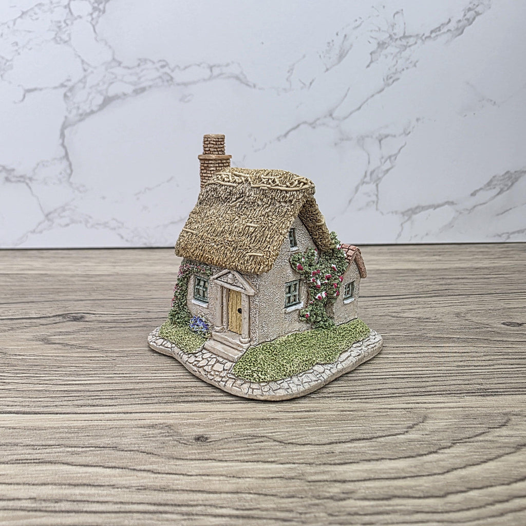 Lilliput Lane The Spinney Collectors Club 1993 Cottage Figurine With Box and Certificates