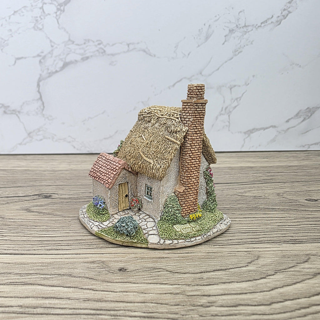 Lilliput Lane The Spinney Collectors Club 1993 Cottage Figurine With Box and Certificates