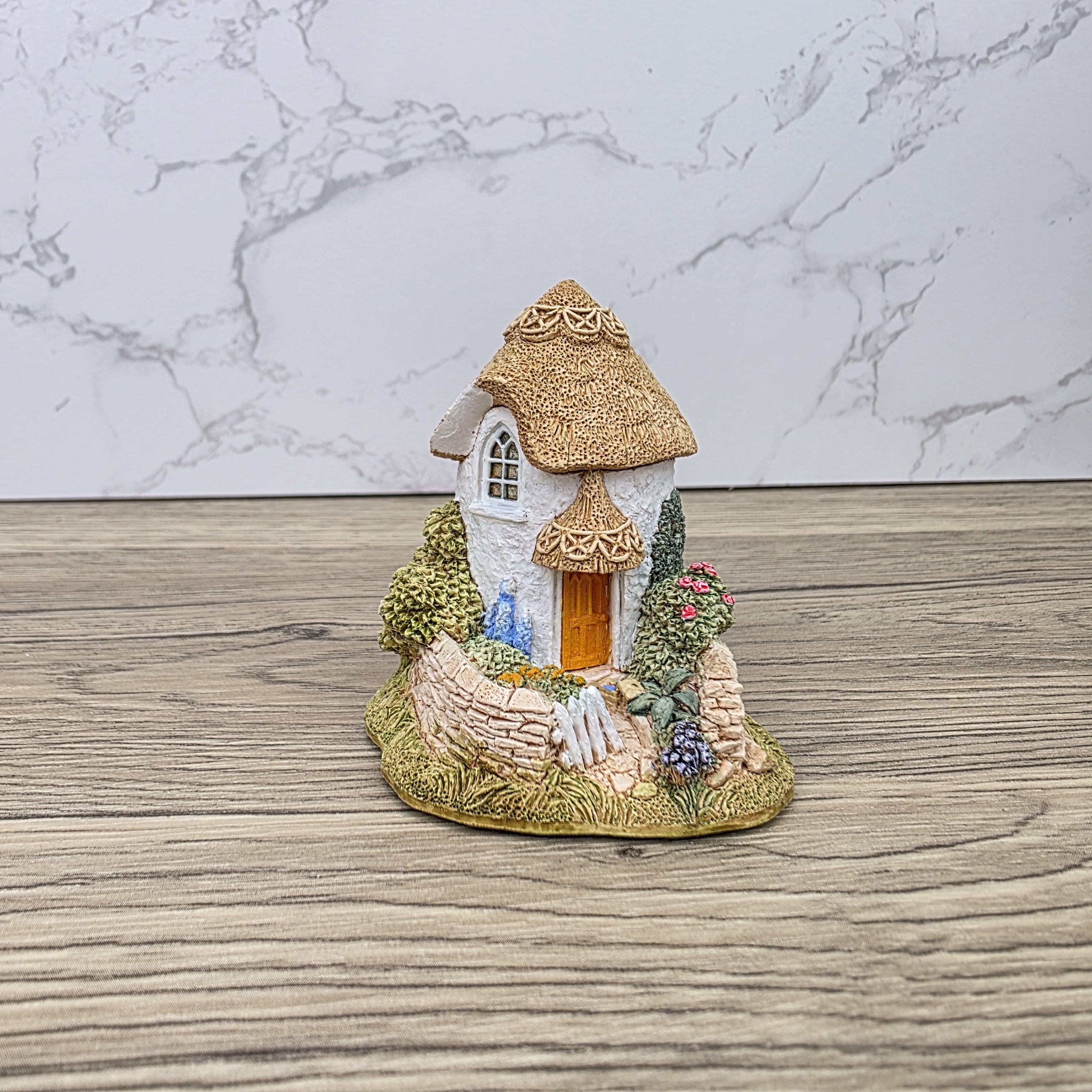 Vintage Lilliput Lane Thimble Cottage 1995 Collectors Cottage Figurine With Box and Deeds