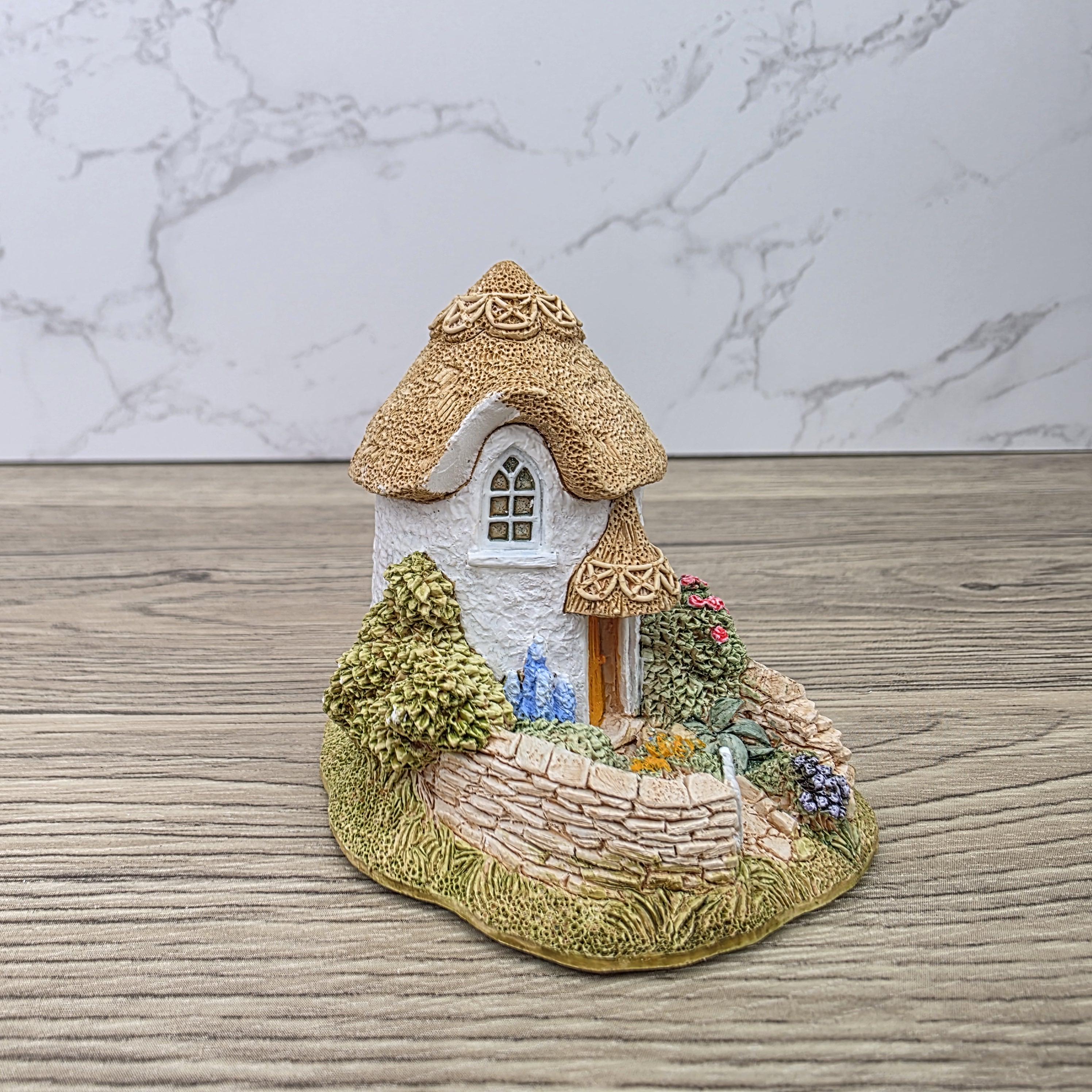 Vintage Lilliput Lane Thimble Cottage 1995 Collectors Cottage Figurine With Box and Deeds
