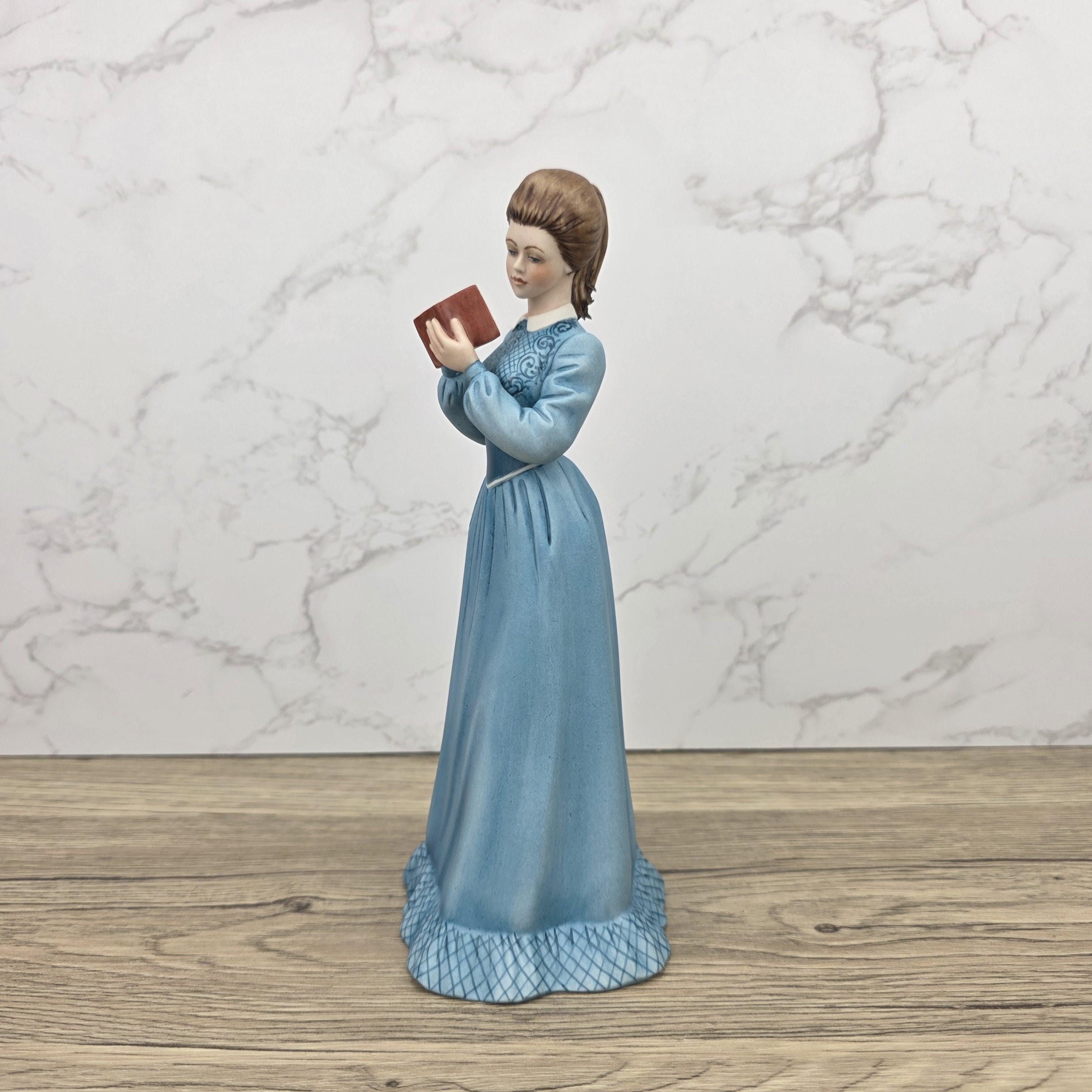 Capodimonte Italy Fine Porcelain Lady Reading Book Figurine Vintage Hand Painted Collectible Decorative Statue