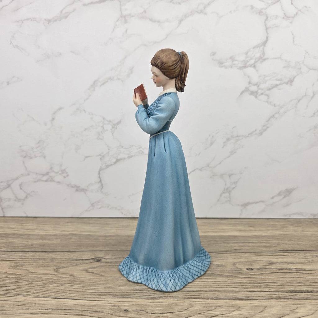 Capodimonte Italy Fine Porcelain Lady Reading Book Figurine Vintage Hand Painted Collectible Decorative Statue