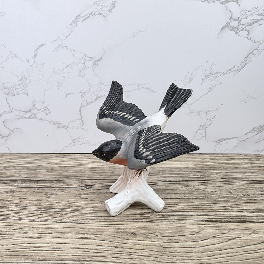 Vintage Hummel F&W Goebel CV62 Porcelain Bullfinch Bird Figurine 1976 Model 38 018-11 German Sculpture