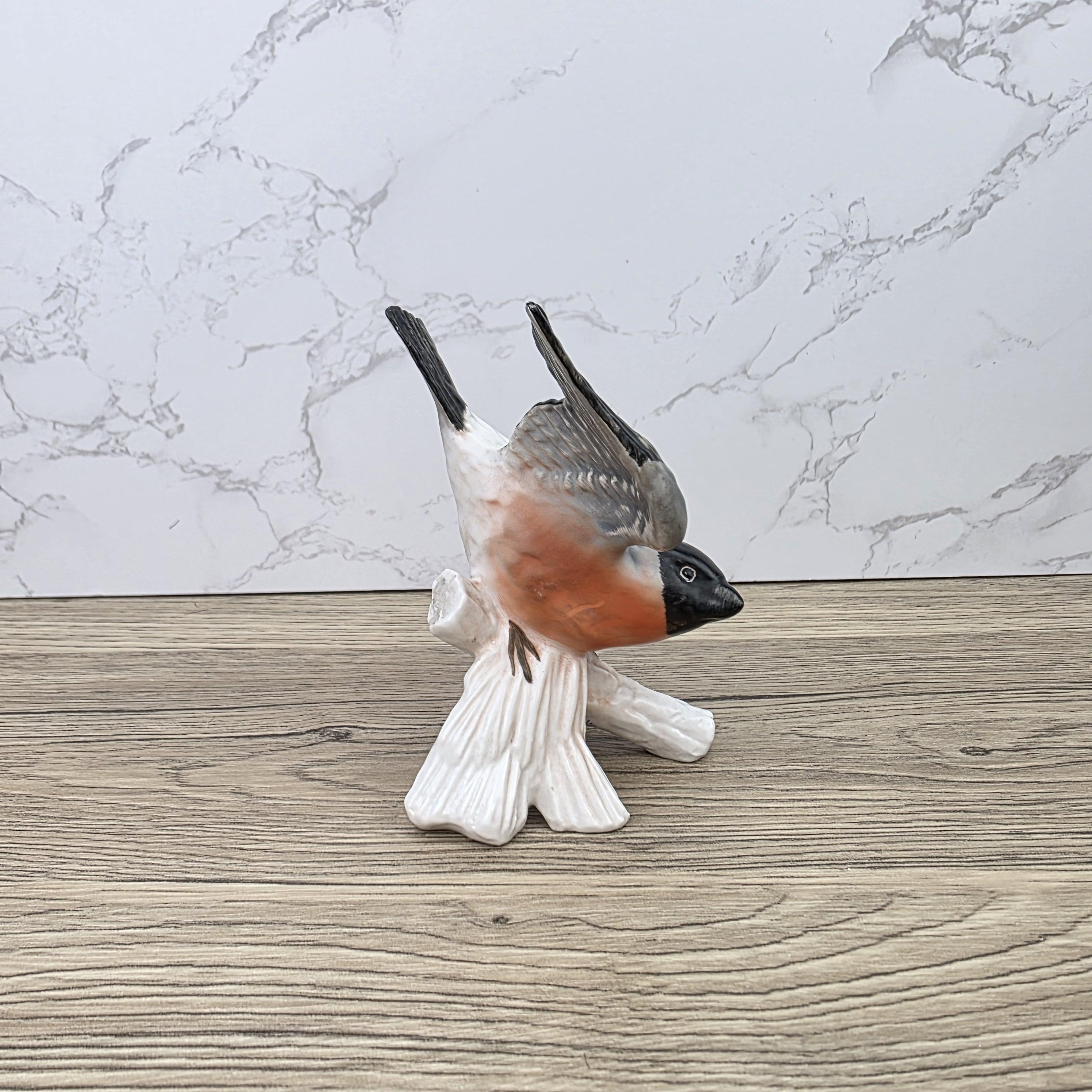 Vintage Hummel F&W Goebel CV62 Porcelain Bullfinch Bird Figurine 1976 Model 38 018-11 German Sculpture