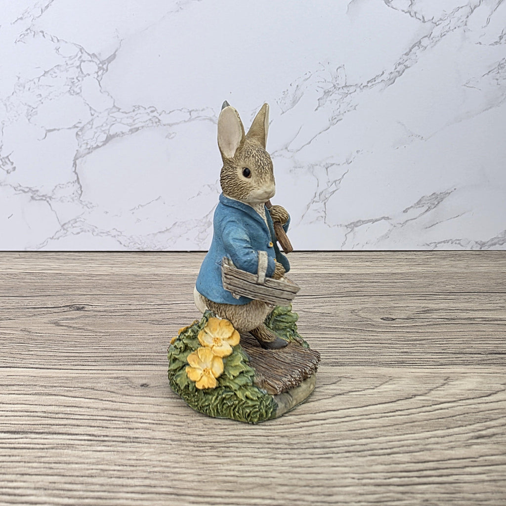 Vintage Peter Rabbit with Spade Figurine 2001 Beatrix Potter Border Fine Arts Resin Sculpture A0260