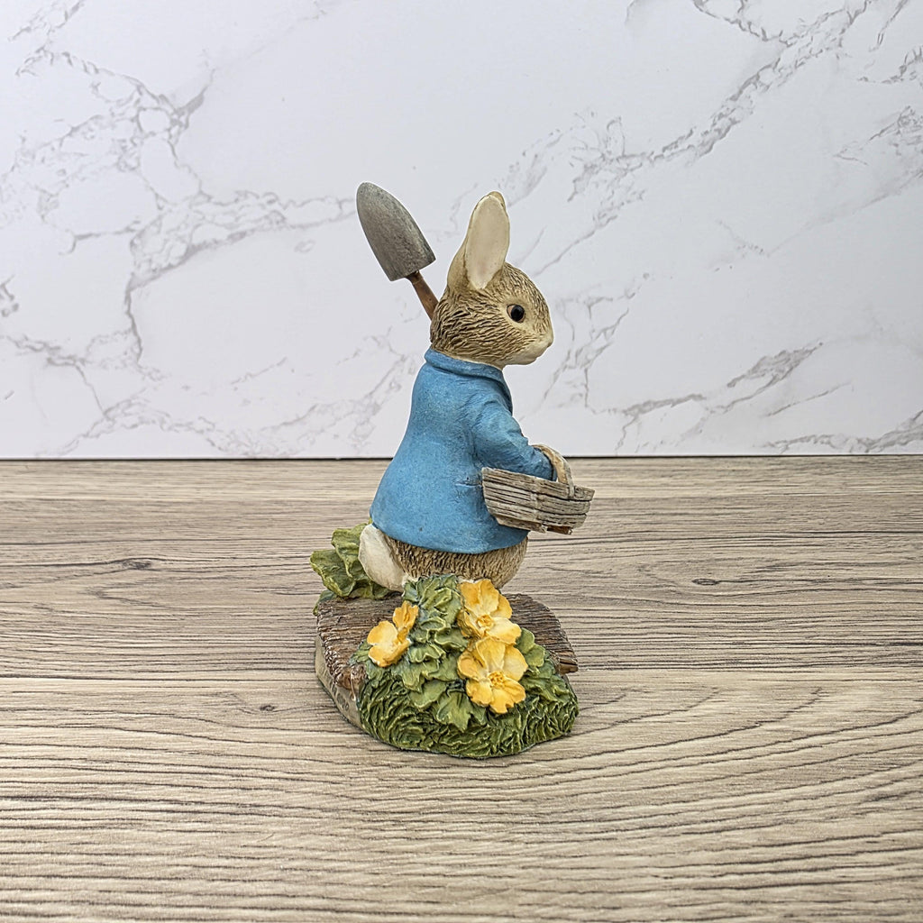 Vintage Peter Rabbit with Spade Figurine 2001 Beatrix Potter Border Fine Arts Resin Sculpture A0260