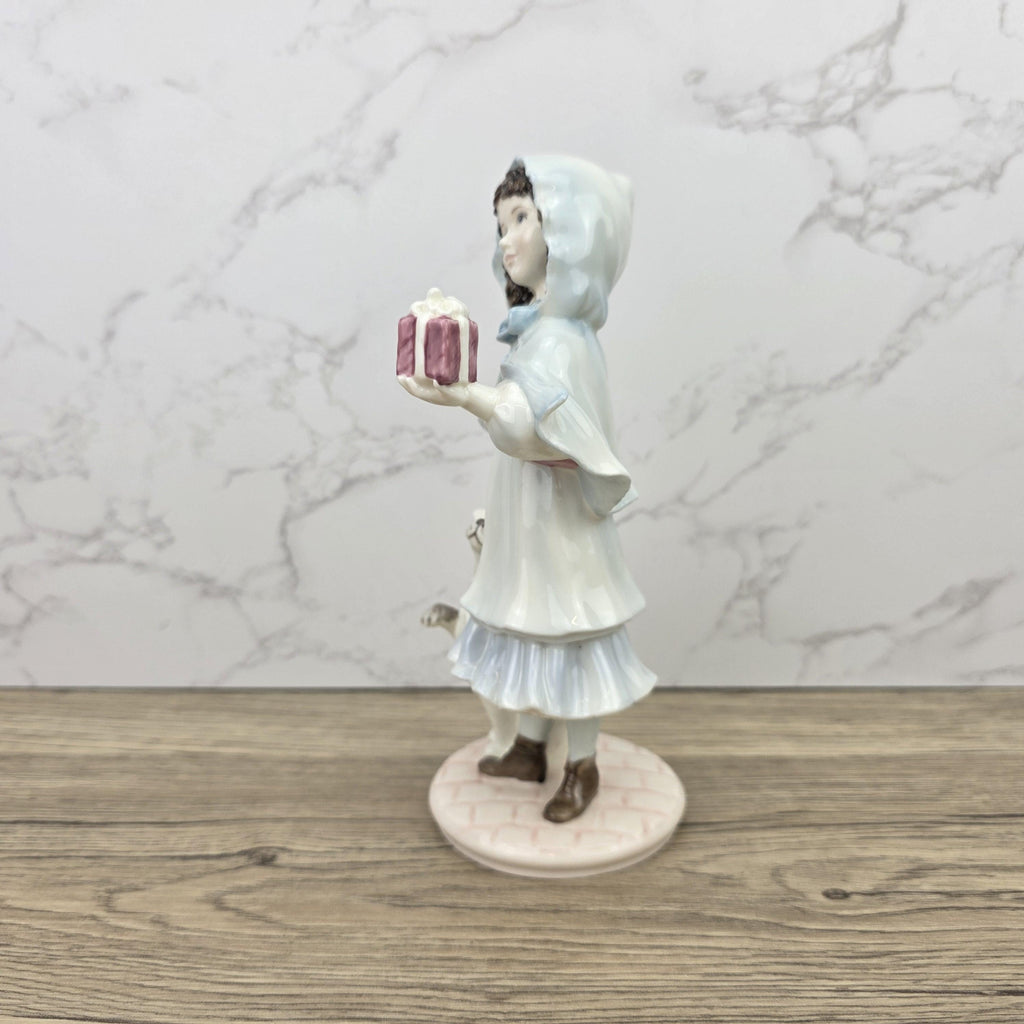 Coalport A Present For Grandma 1994 Limited Edition Figurine No 315 With Certificate Porcelain Figure