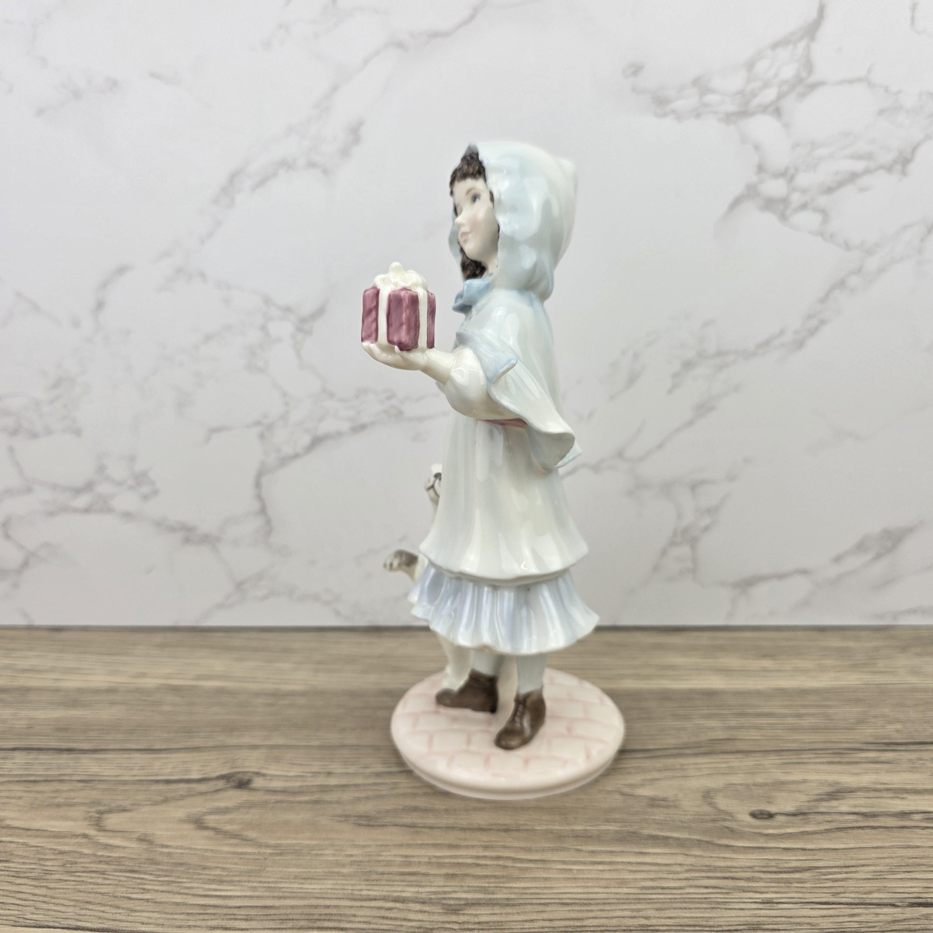 Coalport A Present For Grandma 1994 Limited Edition Figurine No 315 With Certificate Porcelain Figure