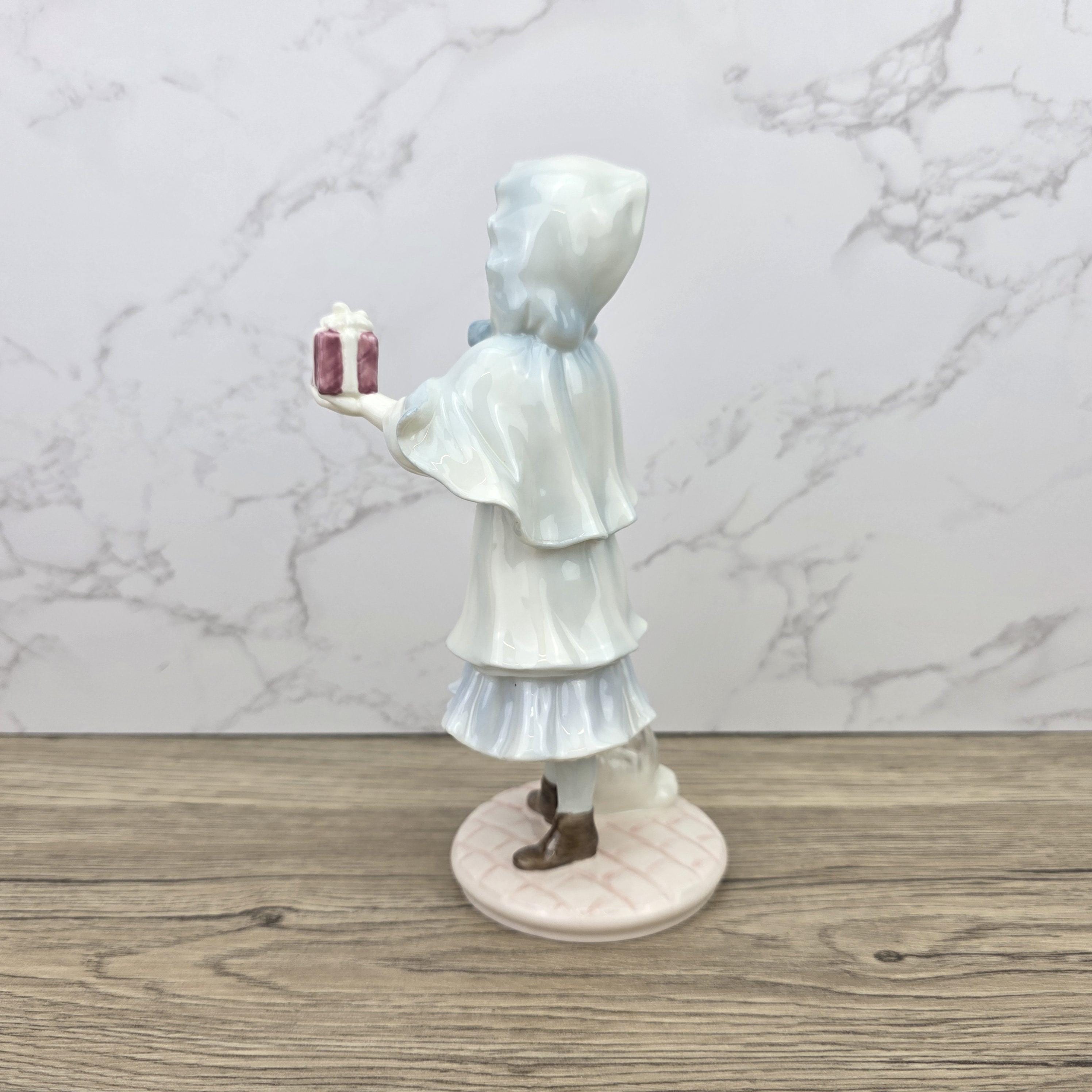 Coalport A Present For Grandma 1994 Limited Edition Figurine No 315 With Certificate Porcelain Figure