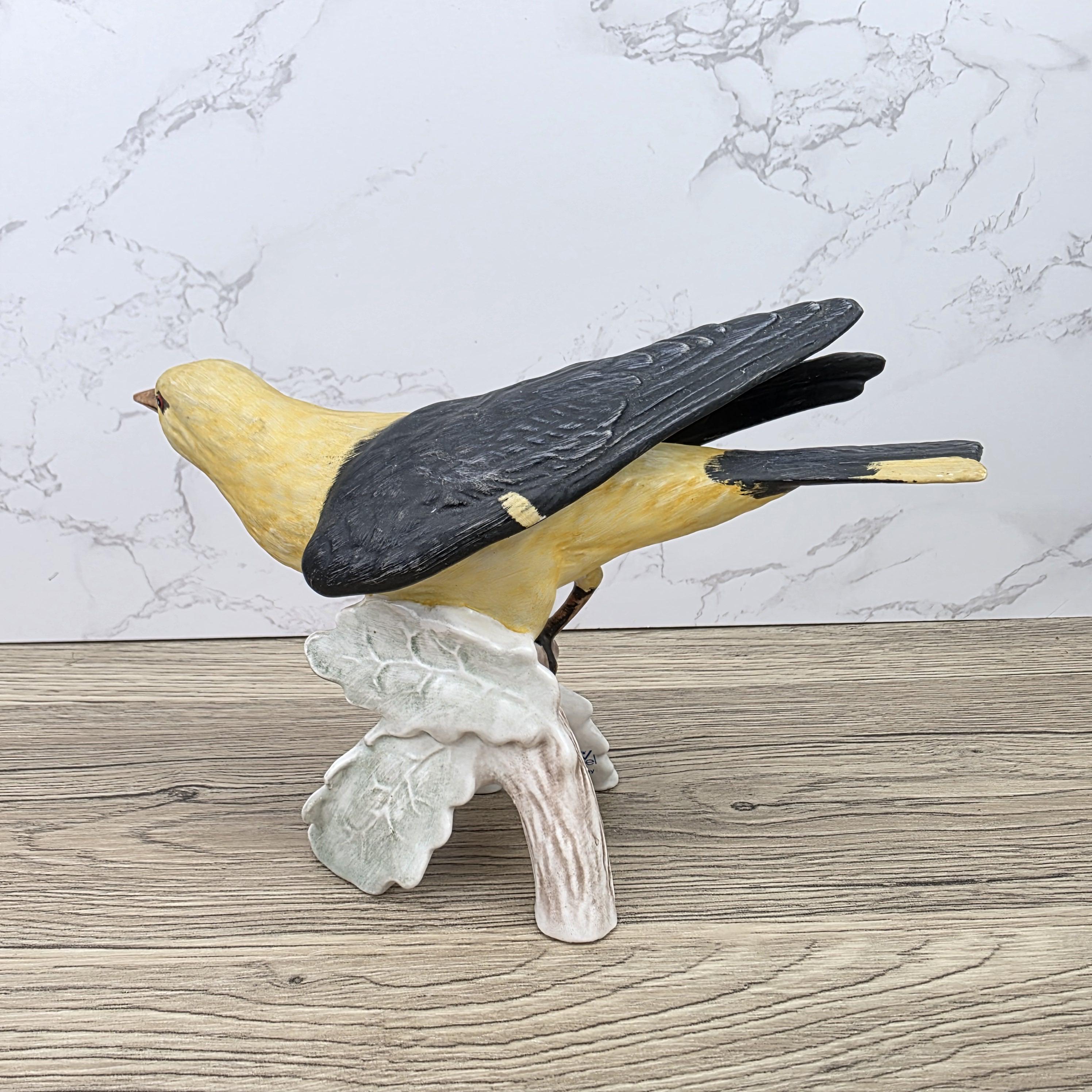 Goebel Golden Oriole Bird Figurine CV89 | West Germany Porcelain | Vintage Wildlife Sculpture Decor Collectible