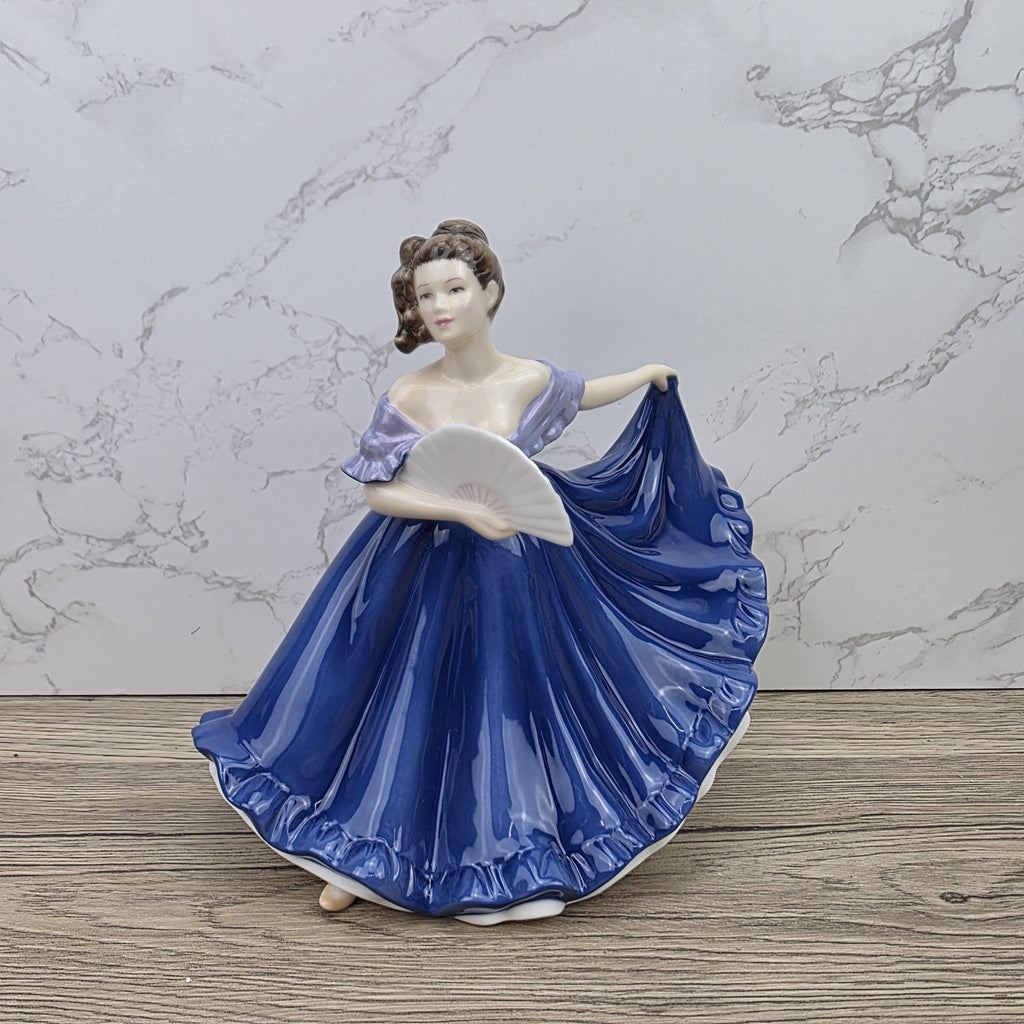 Royal Doulton Pretty Ladies Elaine HN4718 Porcelain Lady Figurine Hand Decorated England Collectible