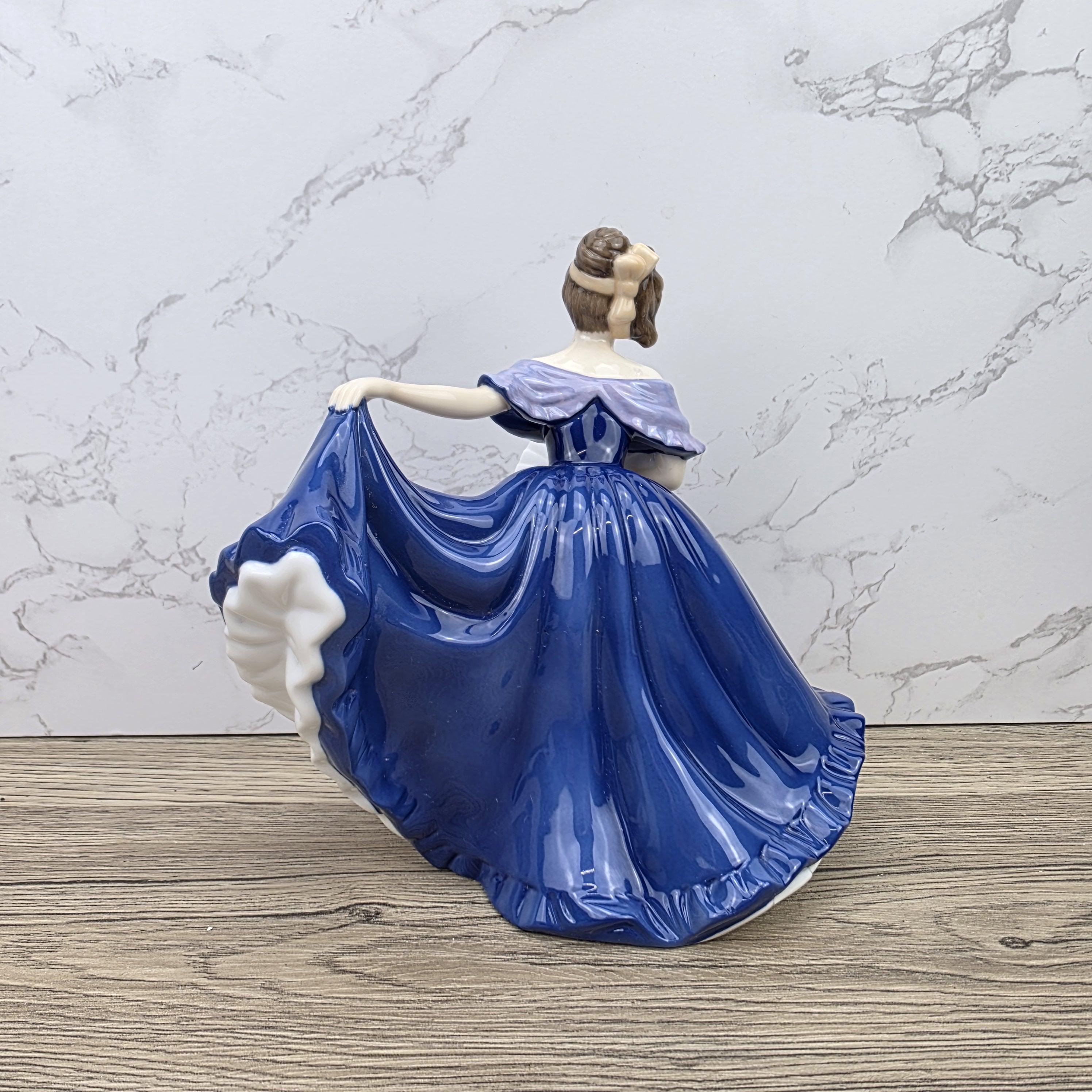 Royal Doulton Pretty Ladies Elaine HN4718 Porcelain Lady Figurine Hand Decorated England Collectible