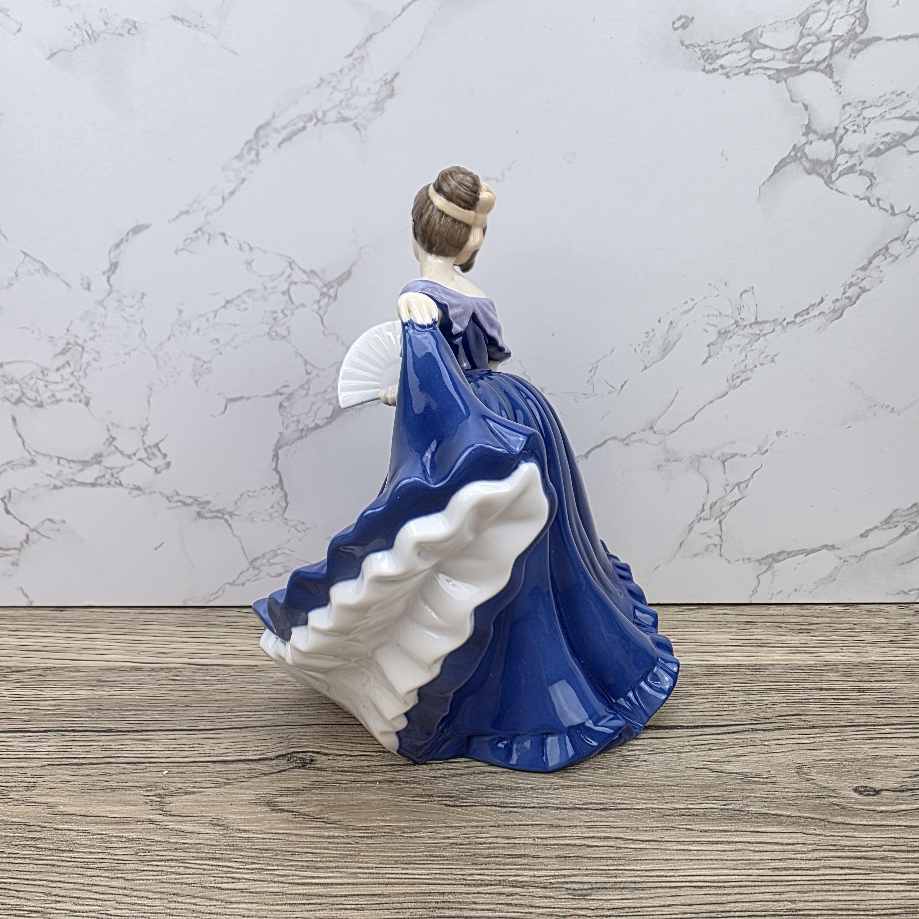 Royal Doulton Pretty Ladies Elaine HN4718 Porcelain Lady Figurine Hand Decorated England Collectible