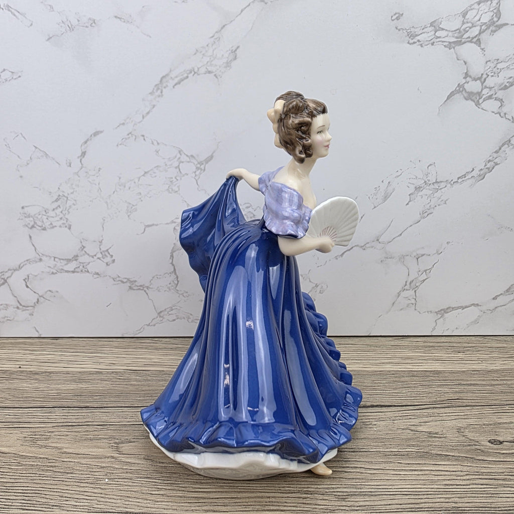 Royal Doulton Pretty Ladies Elaine HN4718 Porcelain Lady Figurine Hand Decorated England Collectible