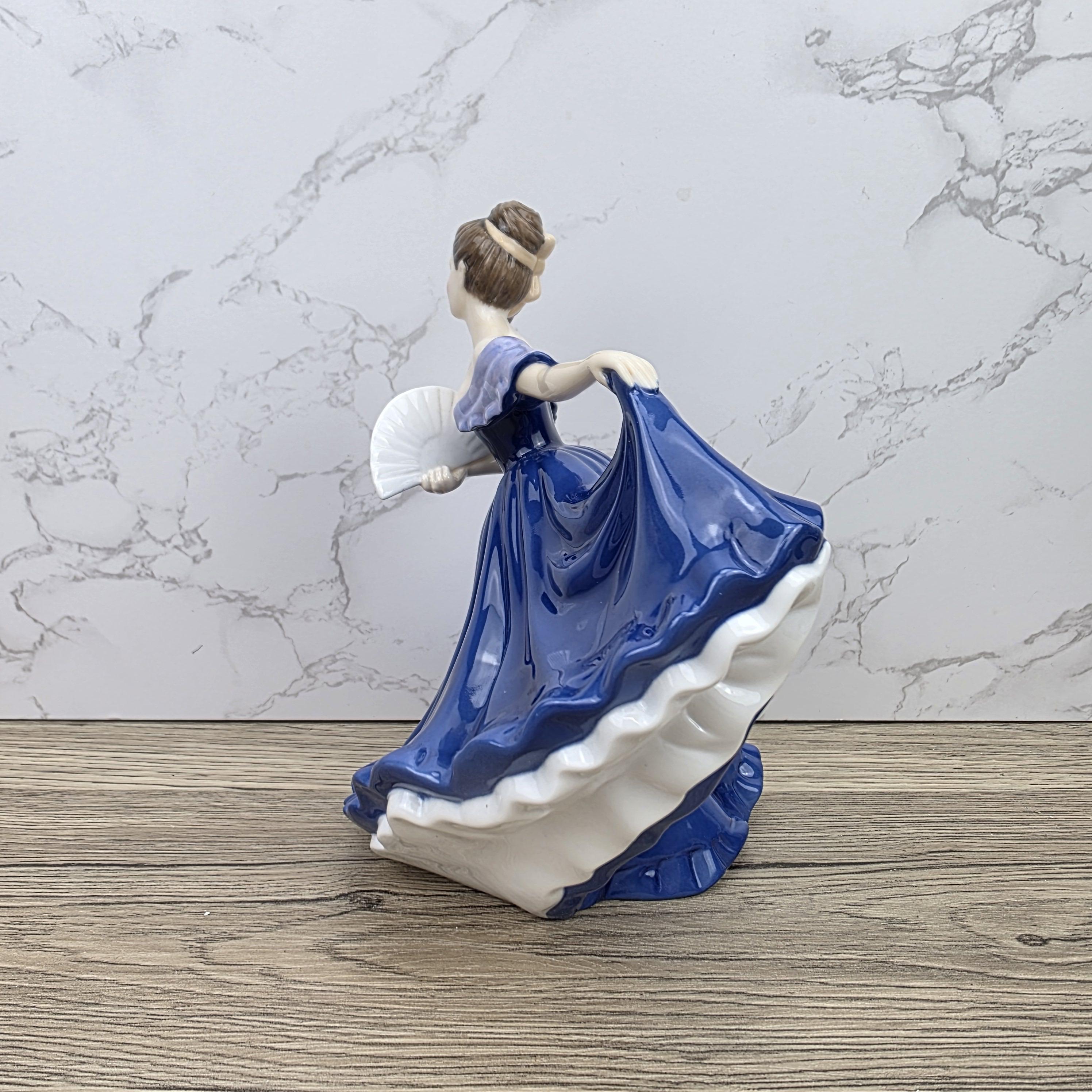 Royal Doulton Pretty Ladies Elaine HN4718 Porcelain Lady Figurine Hand Decorated England Collectible