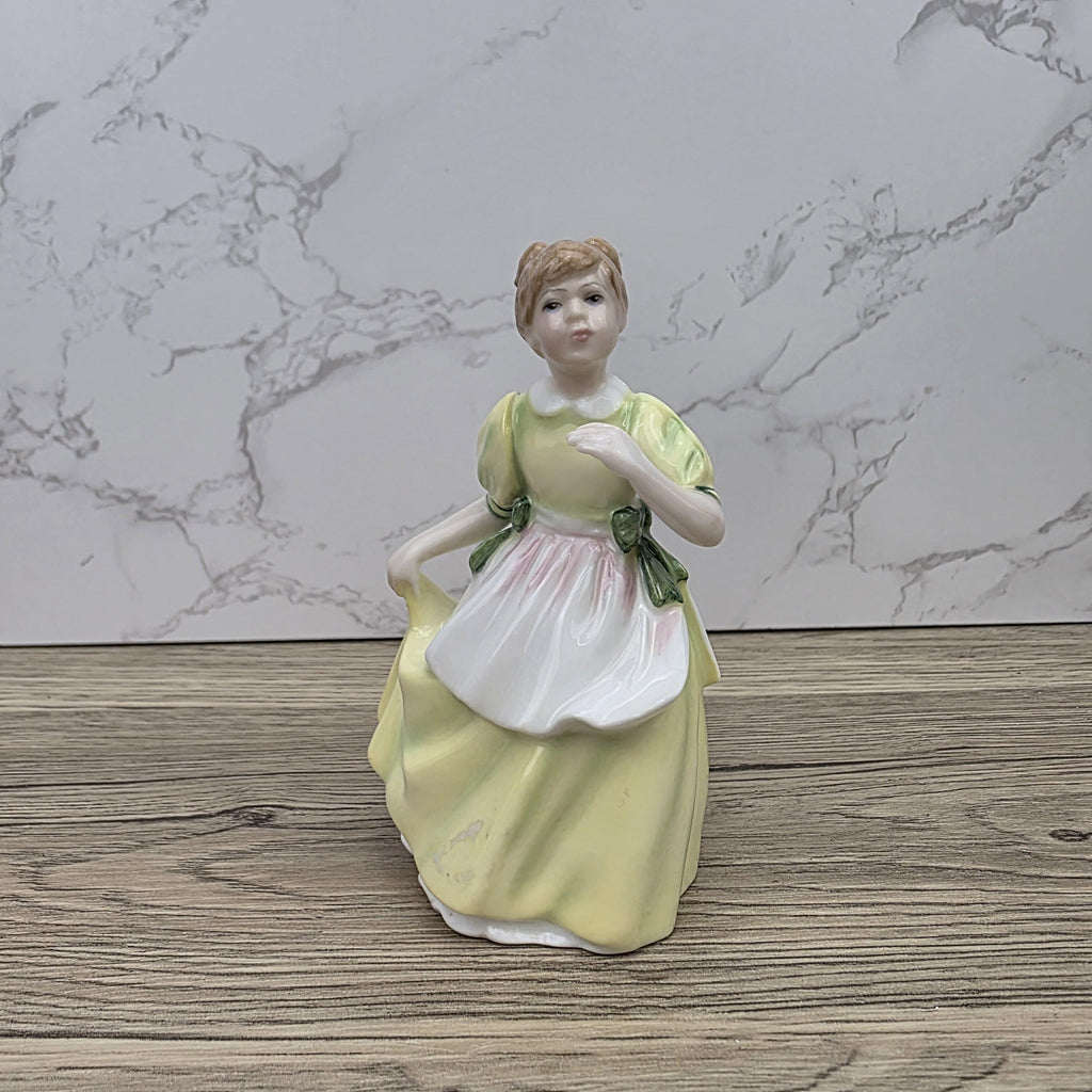 Porcelain Lady Figurine Royal Doulton Young Melody HN3654 Hand Decorated England 1994 Collectible