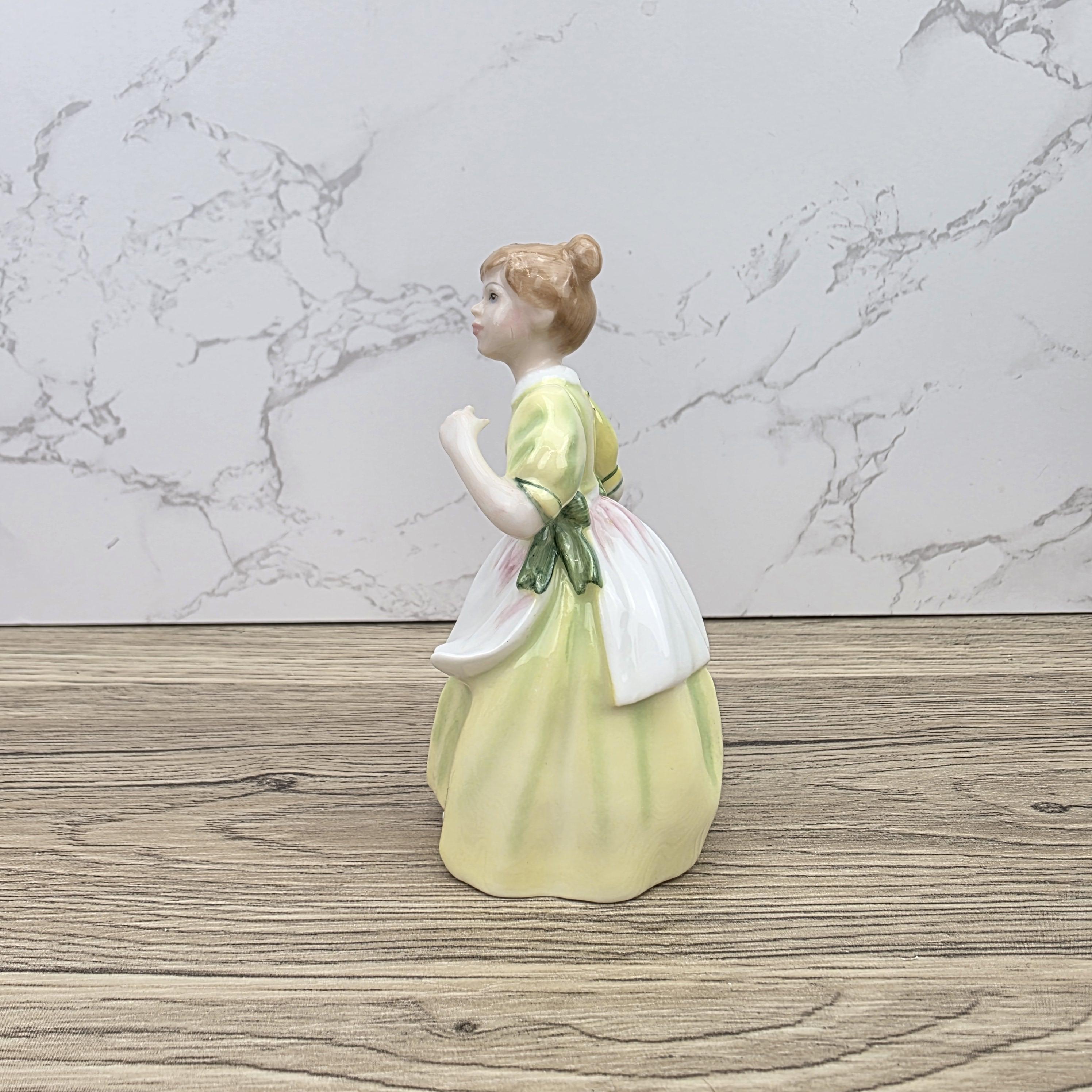 Porcelain Lady Figurine Royal Doulton Young Melody HN3654 Hand Decorated England 1994 Collectible