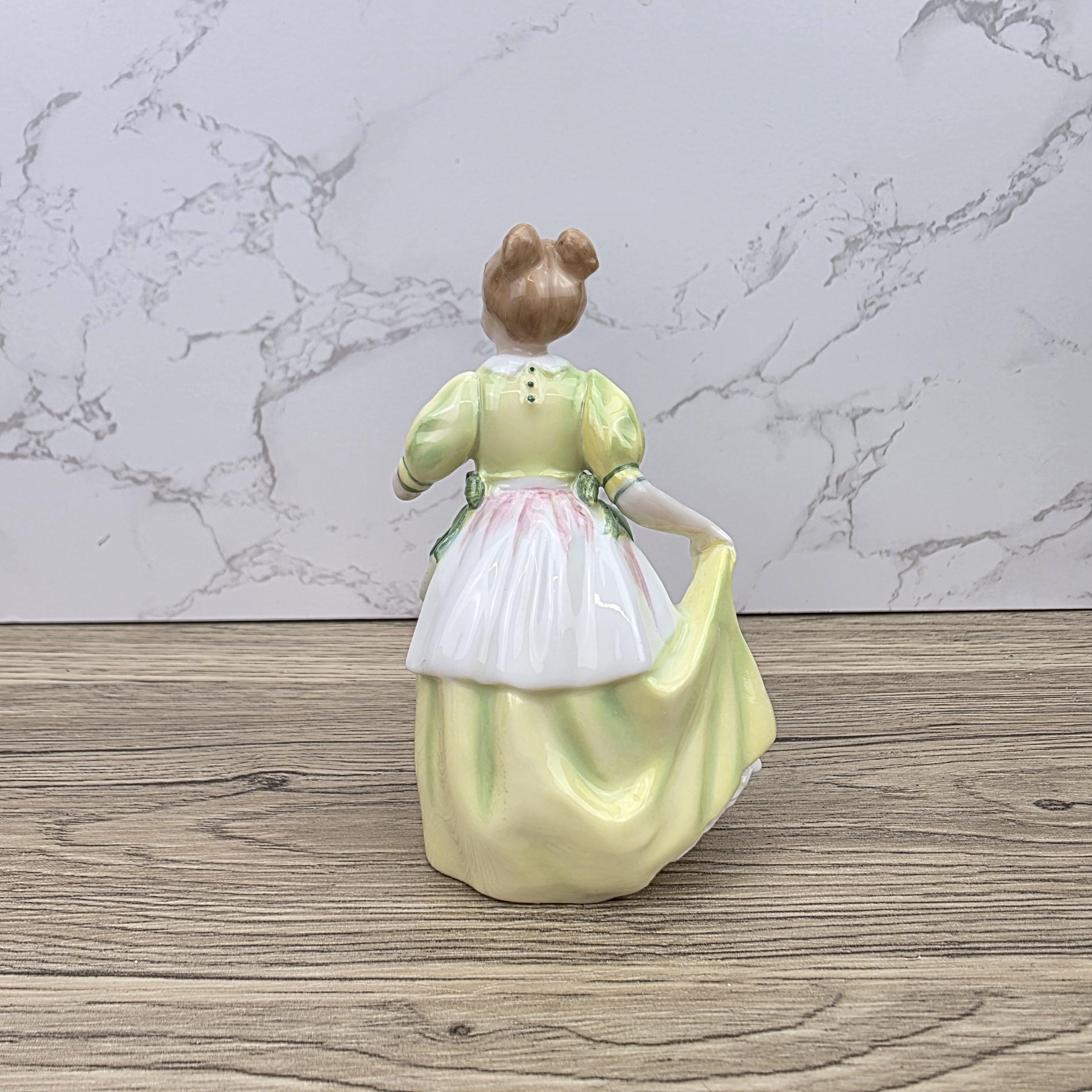 Porcelain Lady Figurine Royal Doulton Young Melody HN3654 Hand Decorated England 1994 Collectible