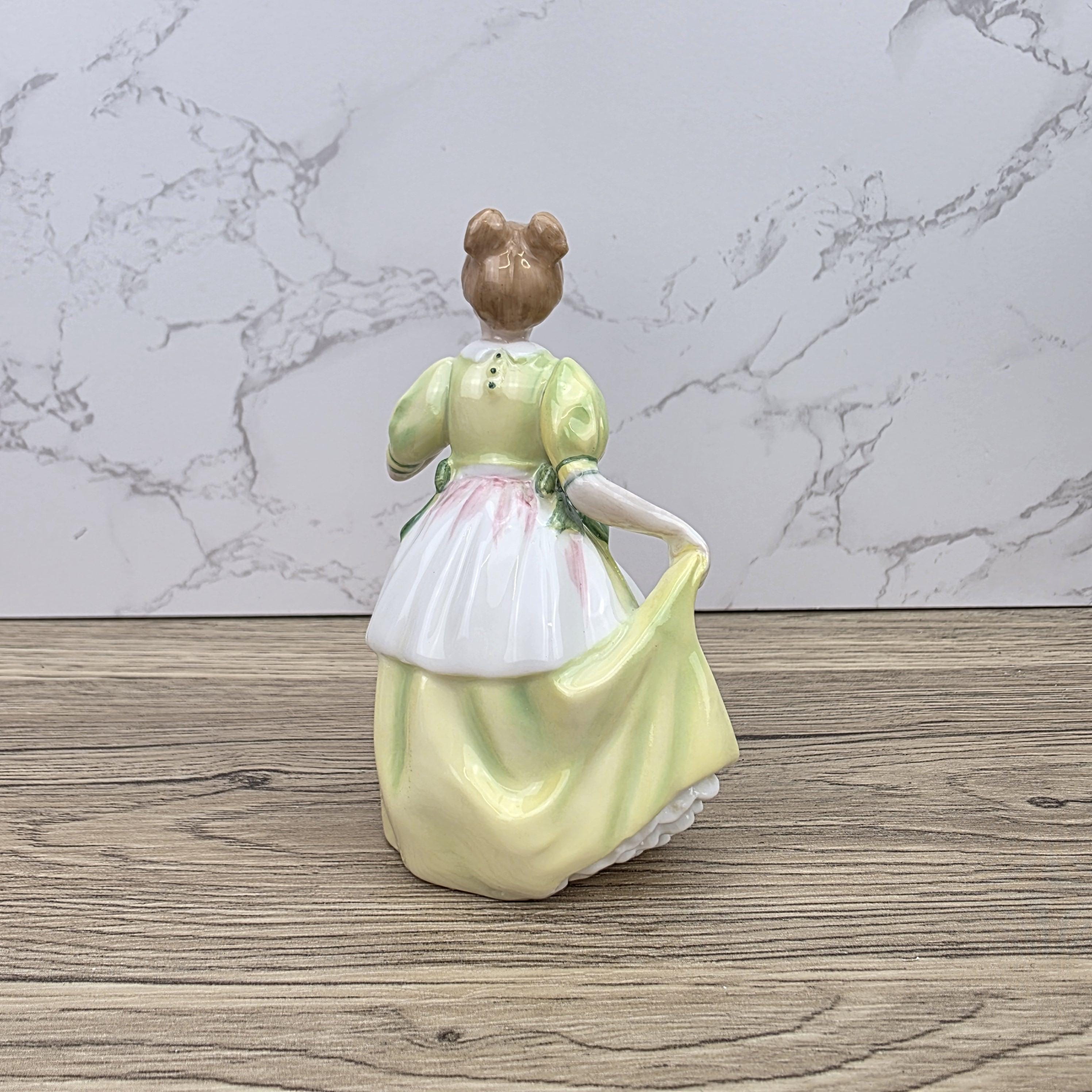Porcelain Lady Figurine Royal Doulton Young Melody HN3654 Hand Decorated England 1994 Collectible