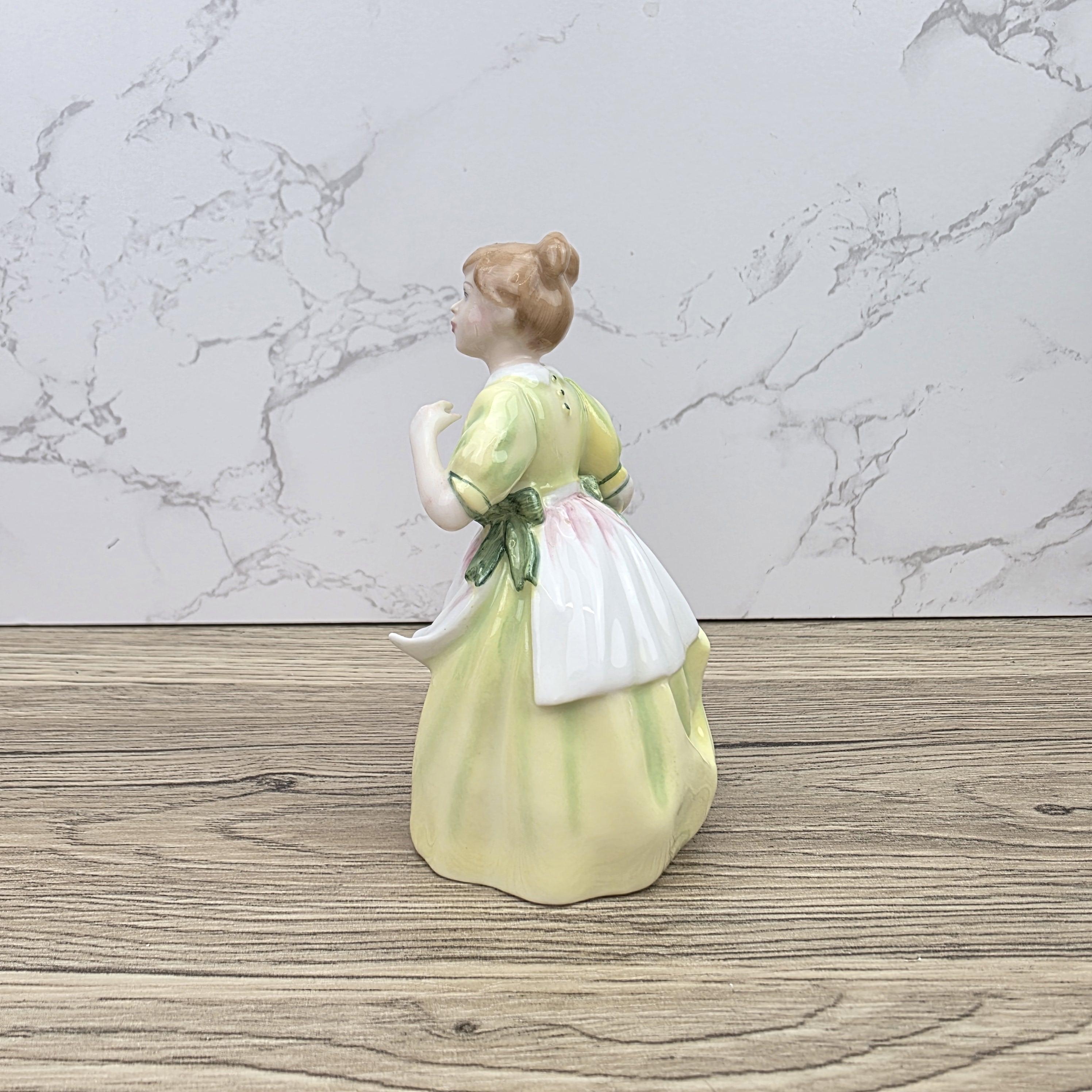 Porcelain Lady Figurine Royal Doulton Young Melody HN3654 Hand Decorated England 1994 Collectible