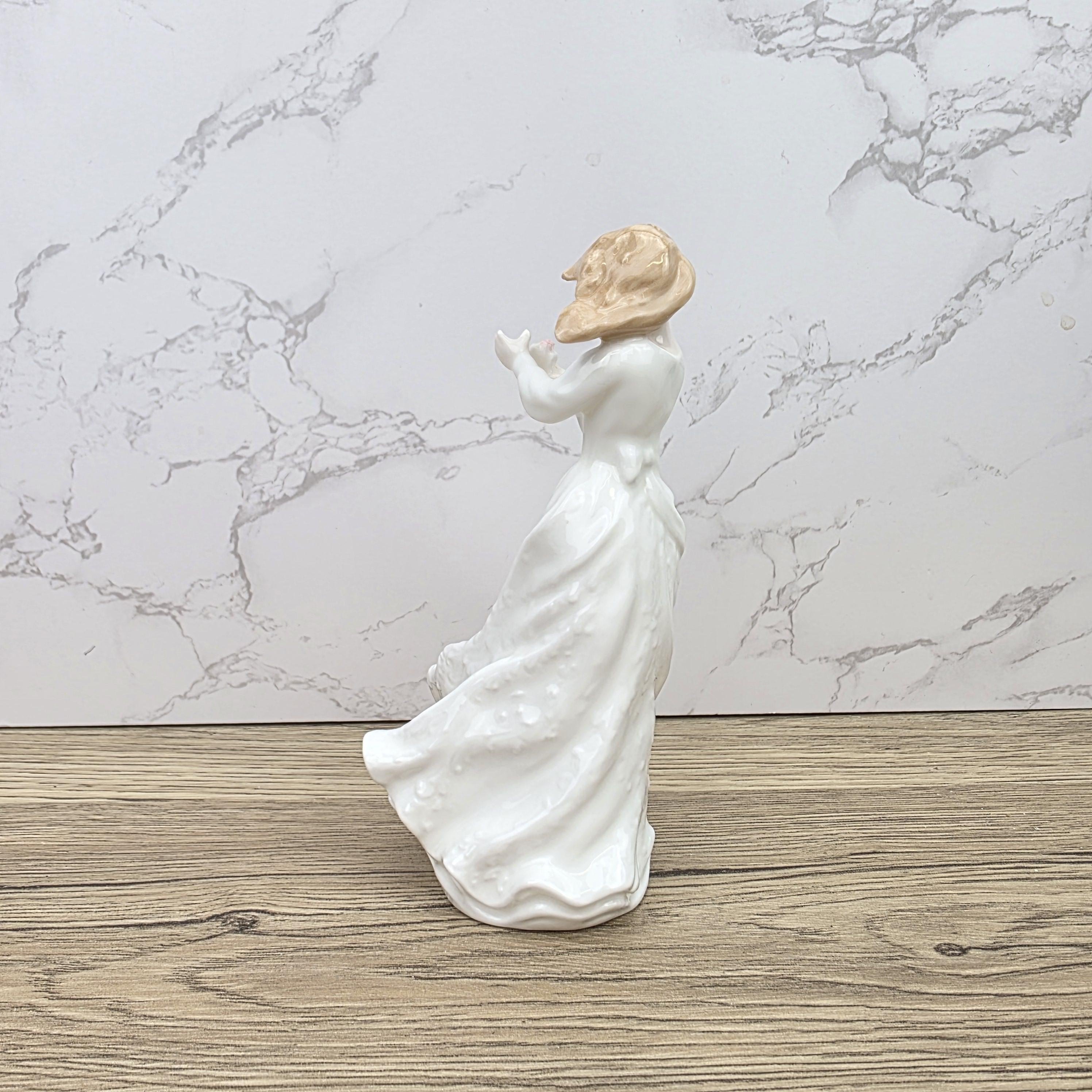 Royal Doulton Sentiments Thank You HN3390 Porcelain Lady Figurine Bone China England 1991