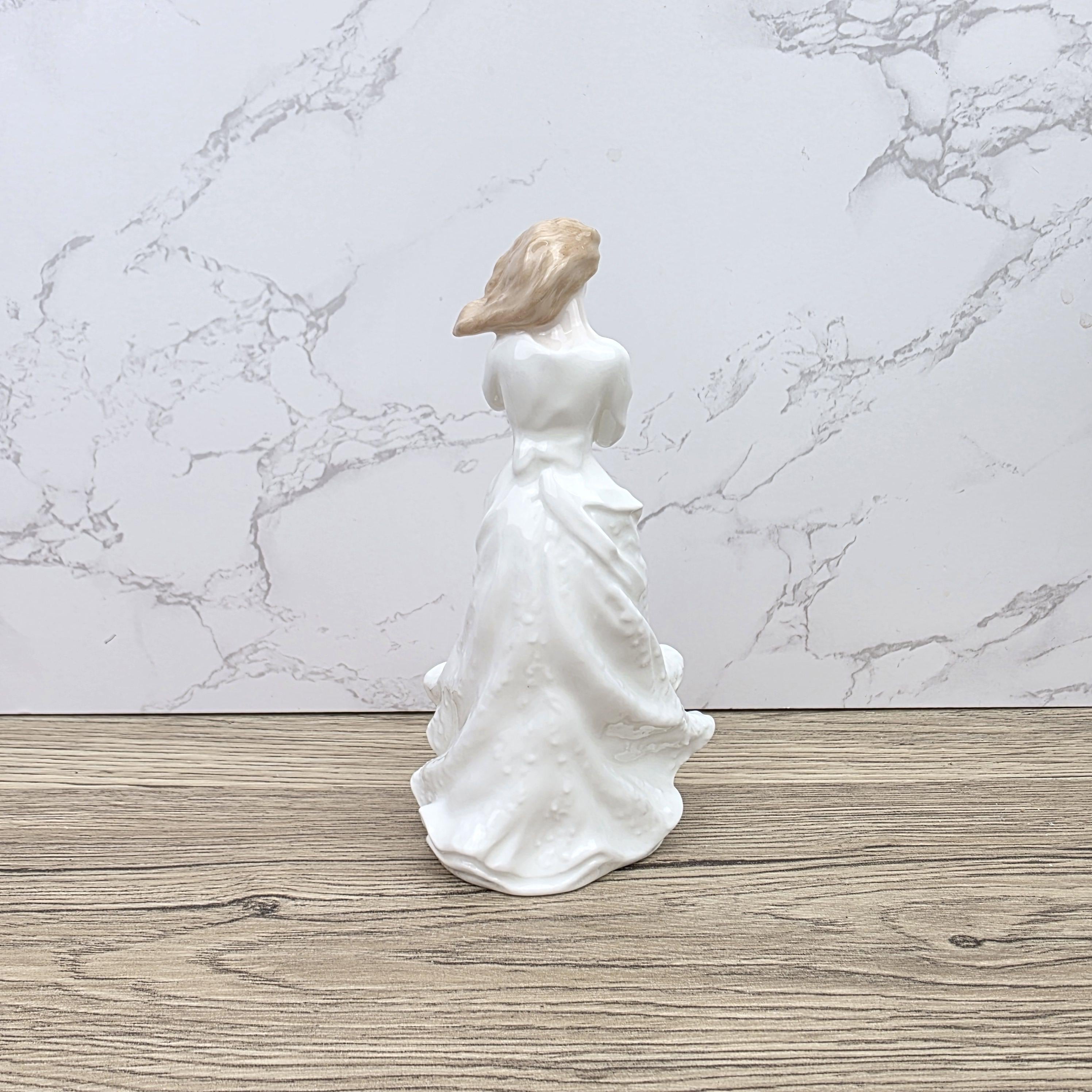 Royal Doulton Sentiments Thank You HN3390 Porcelain Lady Figurine Bone China England 1991