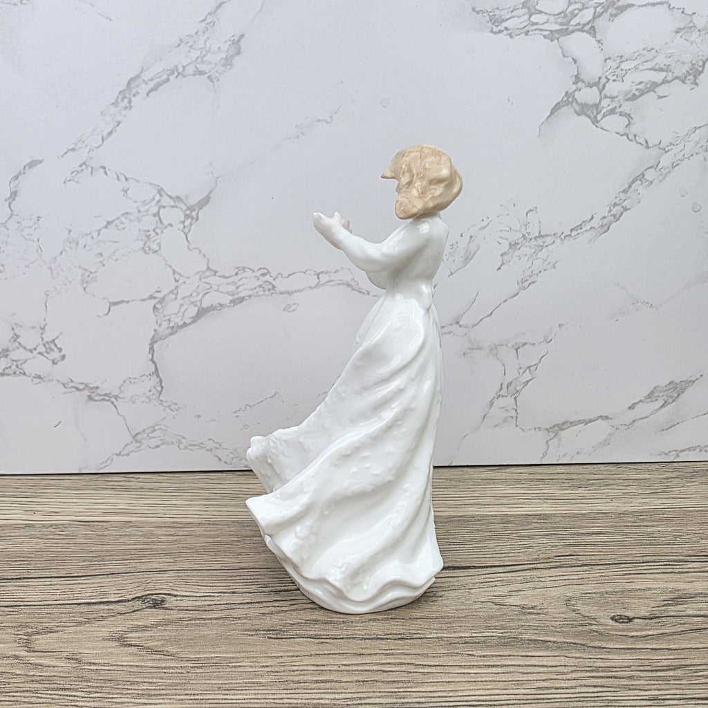 Royal Doulton Sentiments Thank You HN3390 Porcelain Lady Figurine Bone China England 1991