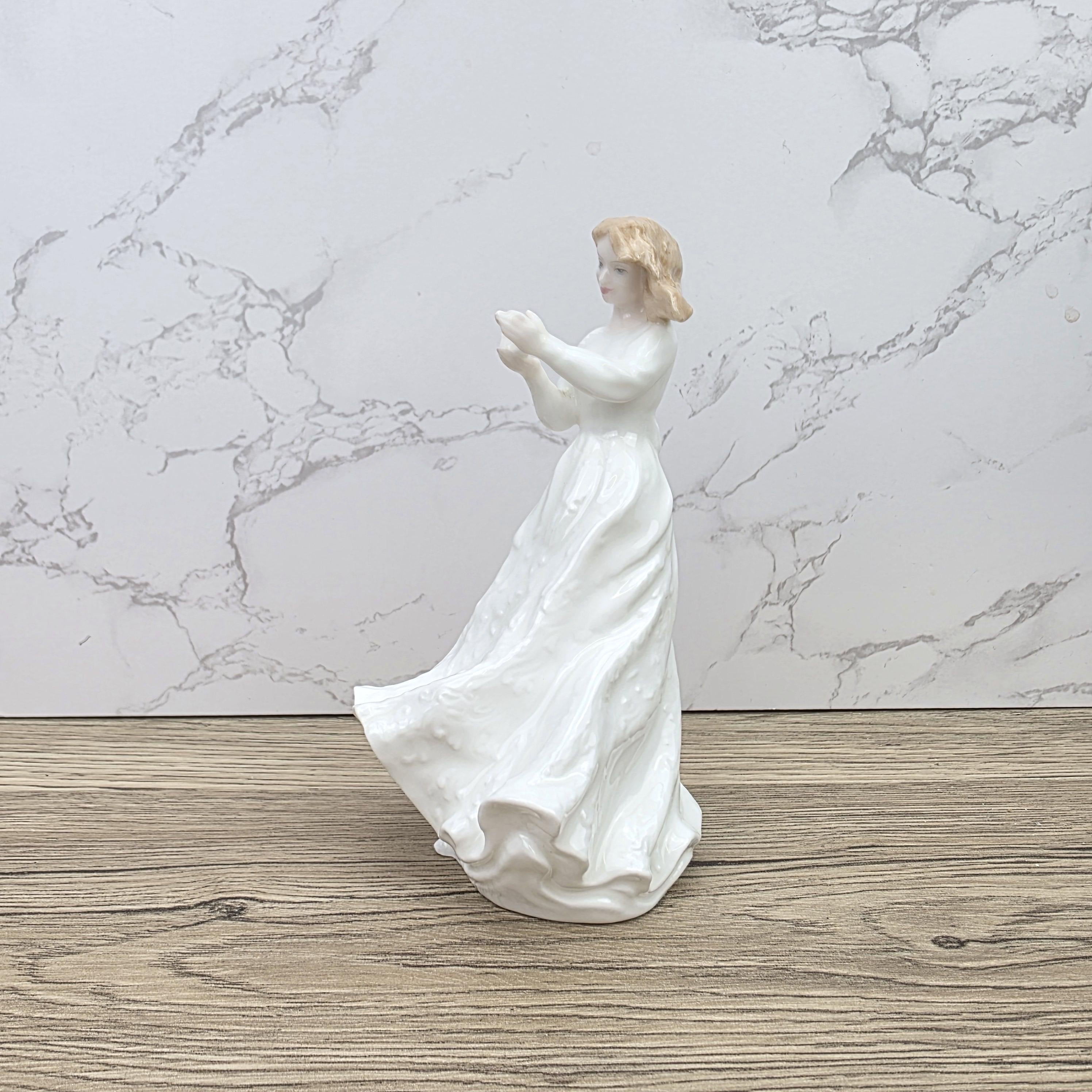 Royal Doulton Sentiments Thank You HN3390 Porcelain Lady Figurine Bone China England 1991