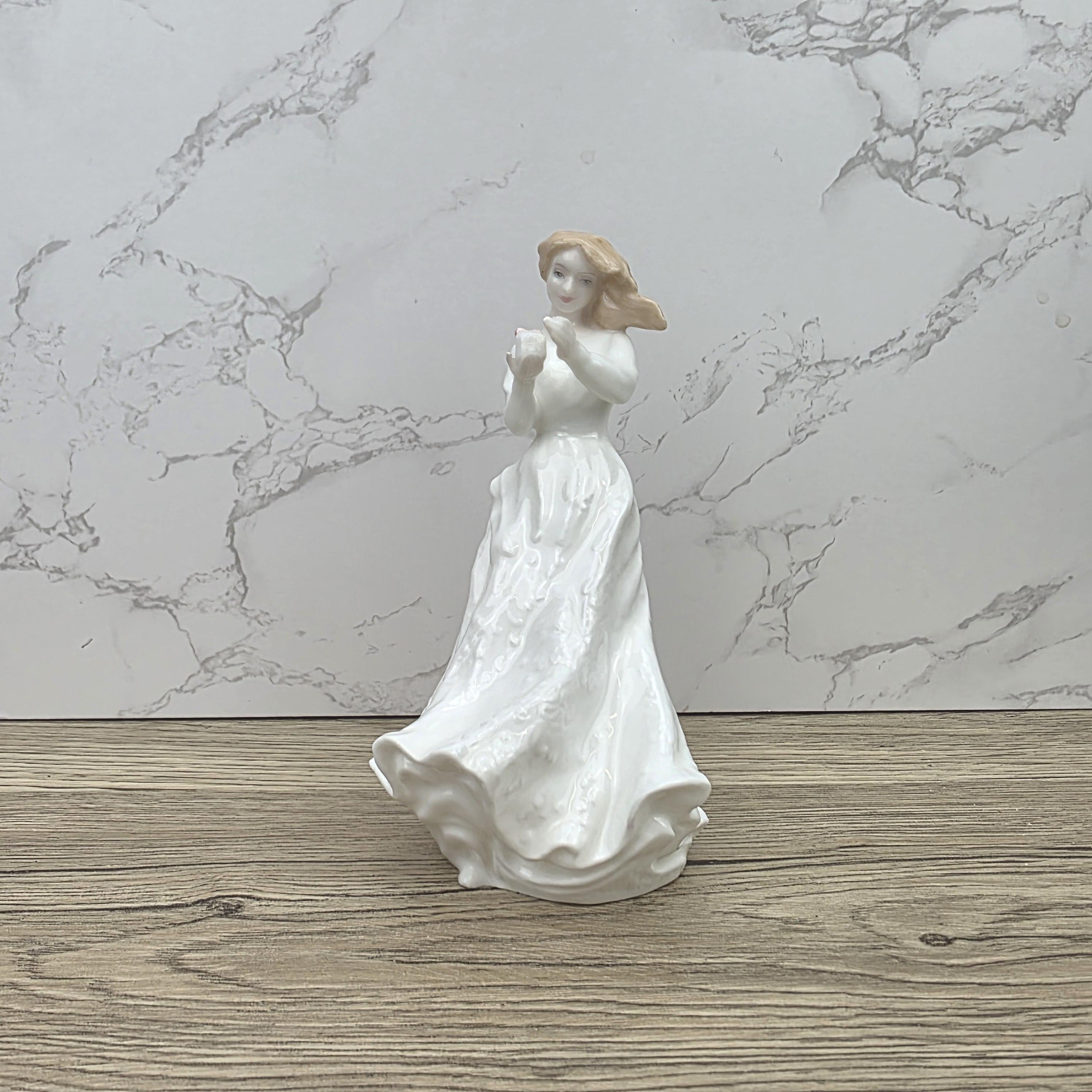 Royal Doulton Sentiments Thank You HN3390 Porcelain Lady Figurine Bone China England 1991