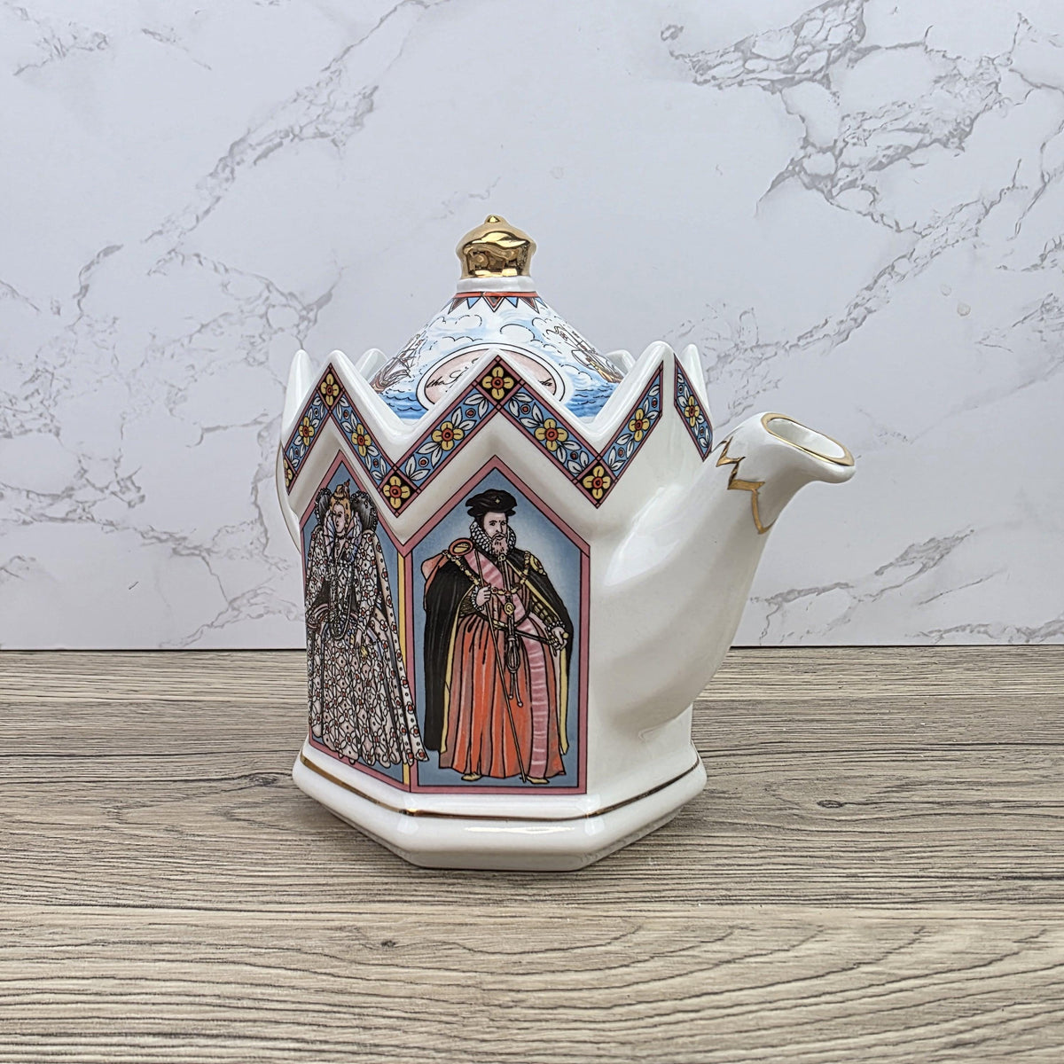 Sadler Elizabeth I Teapot Fighting Spanish Armada 1588 Ceramic Collectible Teapot Made in England