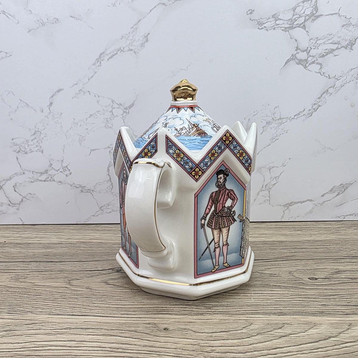 Sadler Elizabeth I Teapot Fighting Spanish Armada 1588 Ceramic Collectible Teapot Made in England