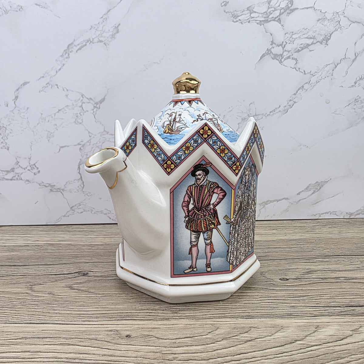 Sadler Elizabeth I Teapot Fighting Spanish Armada 1588 Ceramic Collectible Teapot Made in England