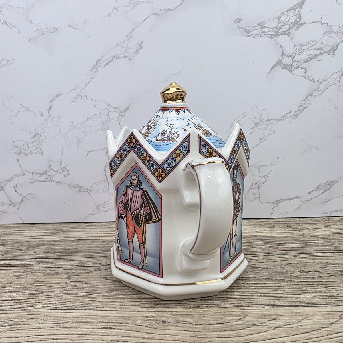 Sadler Elizabeth I Teapot Fighting Spanish Armada 1588 Ceramic Collectible Teapot Made in England